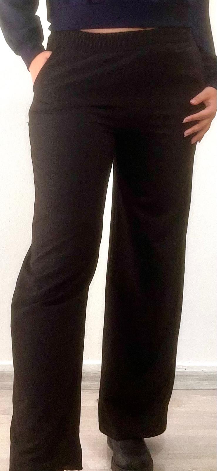 Siyah Cep Detaylı Bol Kesim Eşofman Altı