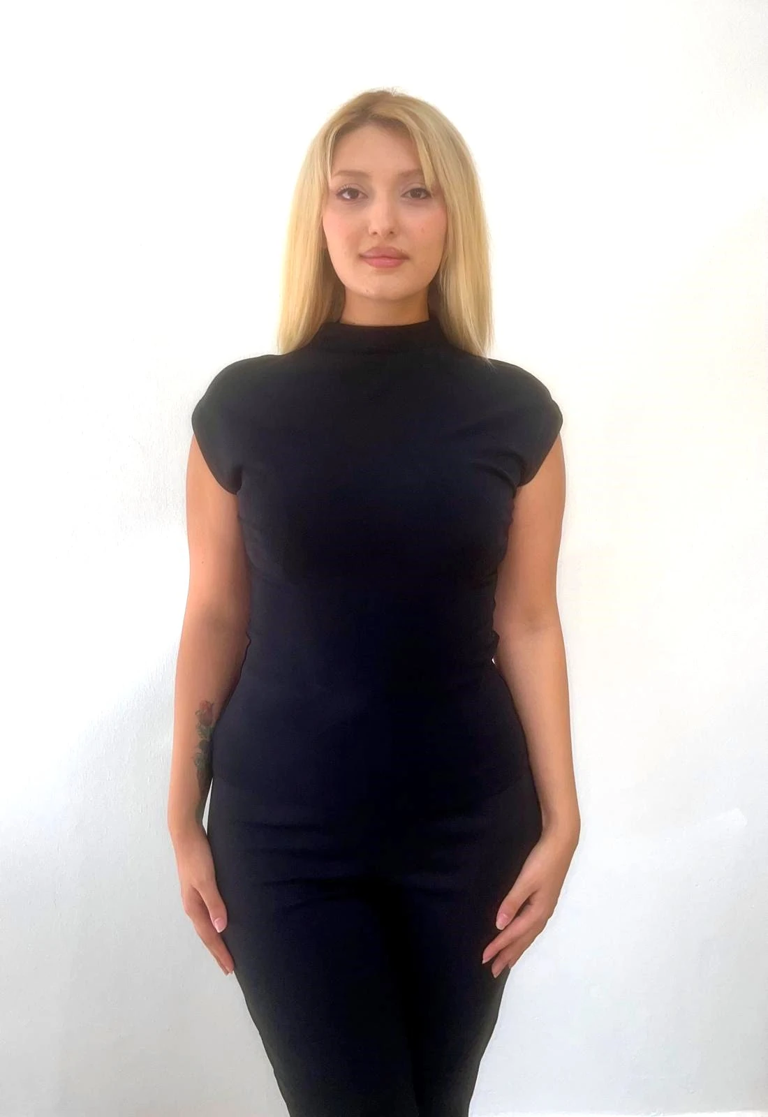 Yaka ve Kol Detay Bluz