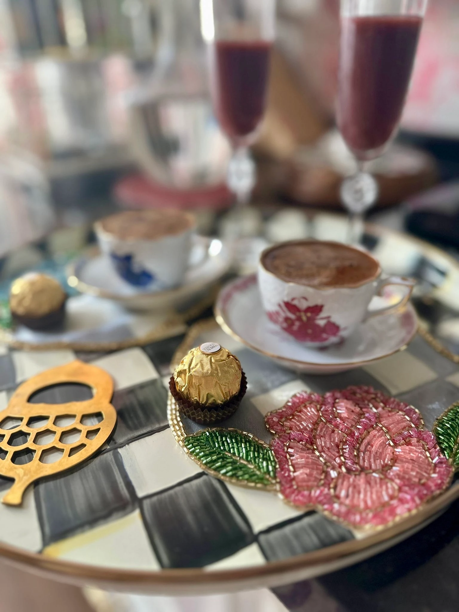 Gül İşlemeli Tasarım Sunum Peçetesi 