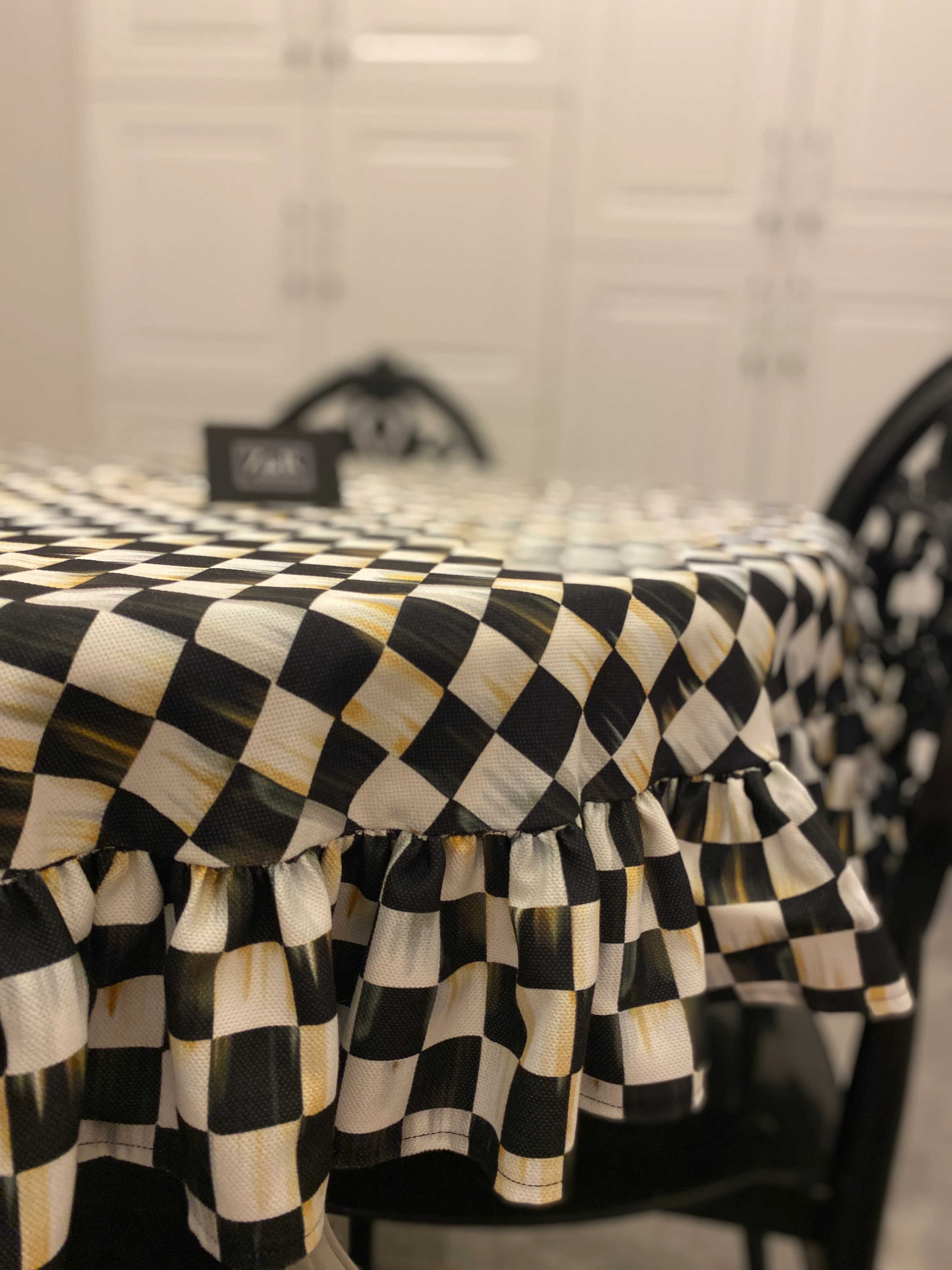 Damalı Fırfırlı Masa Örtüsü