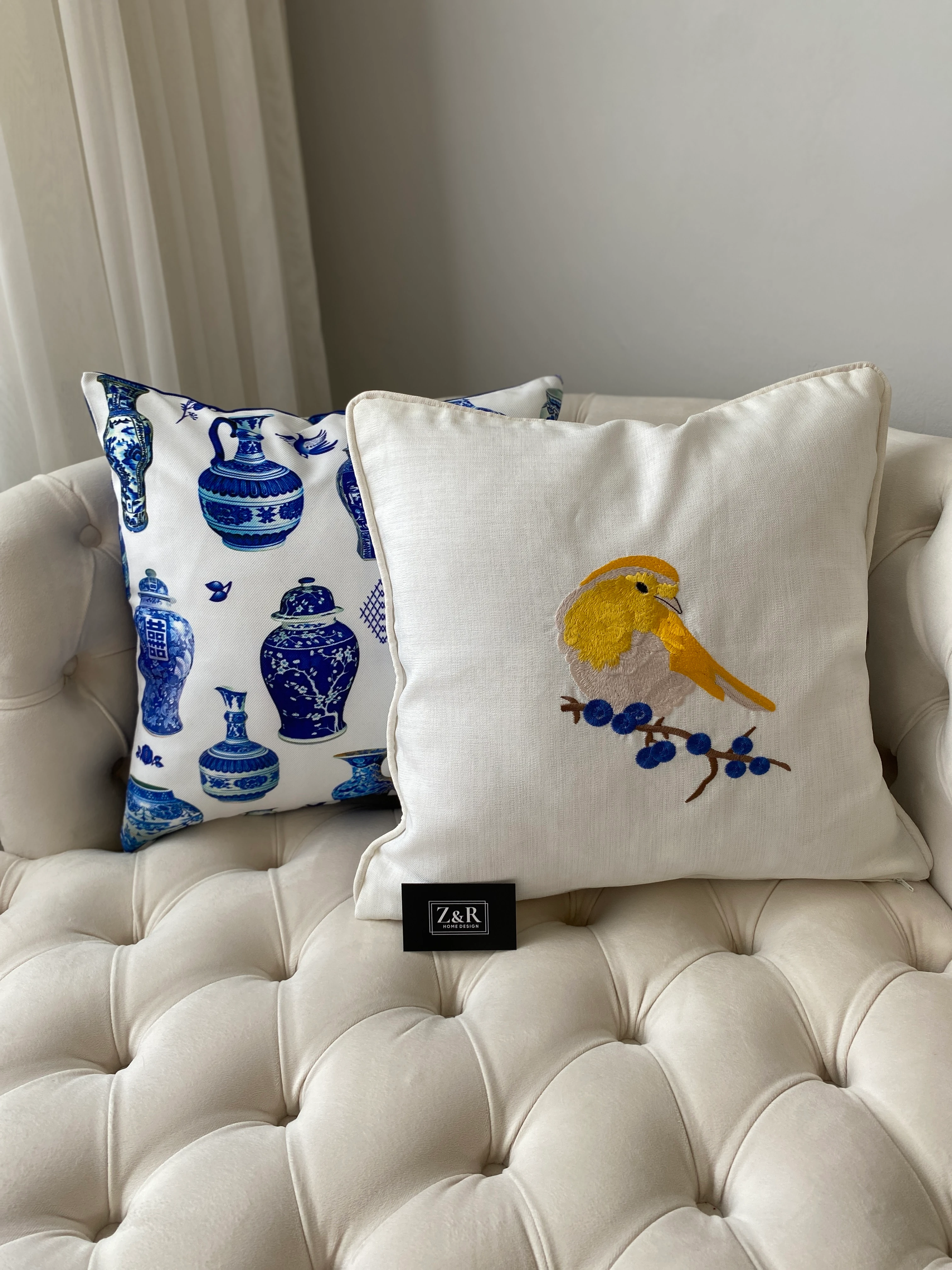 Kuş Nakışlı Kırlent Kılıfı