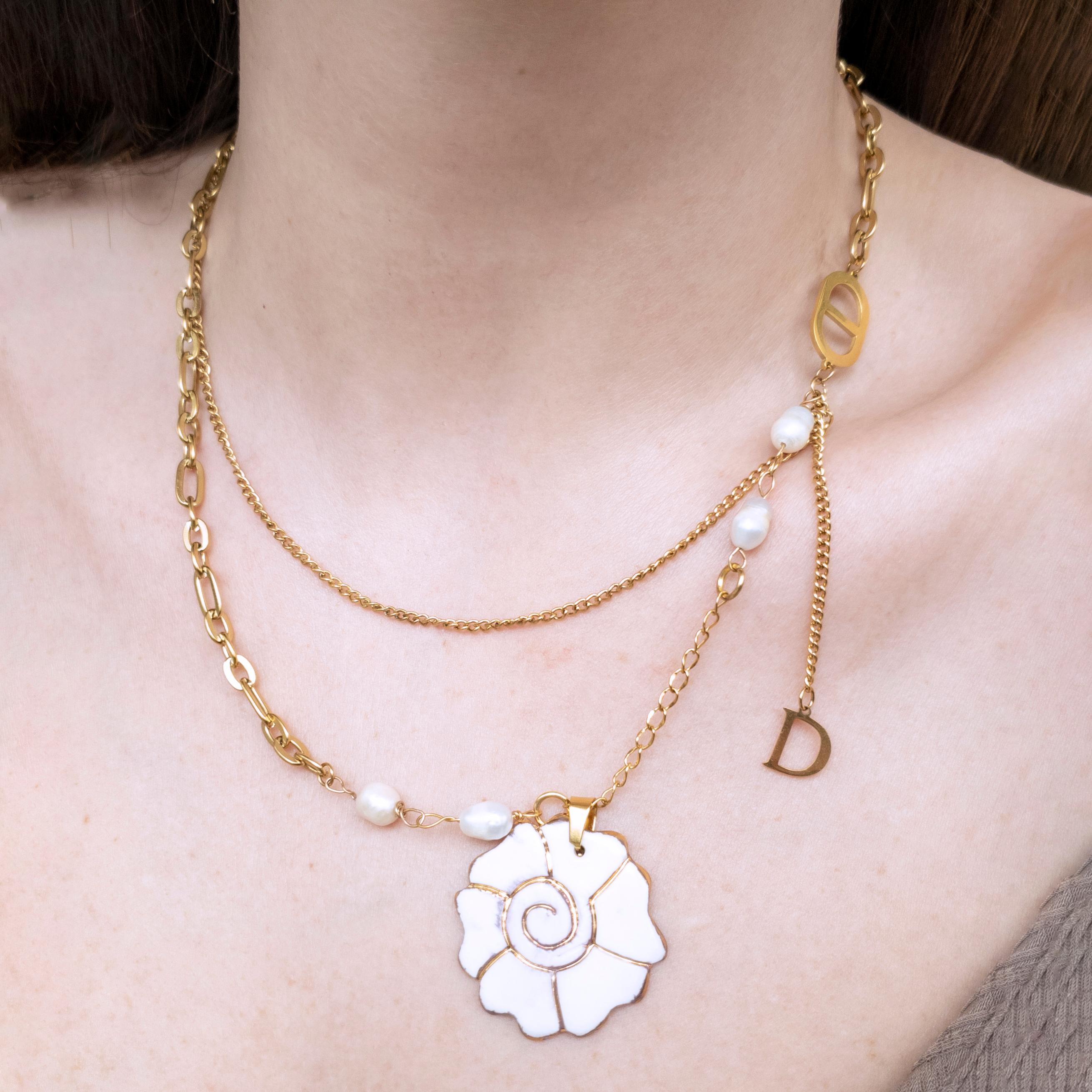 Spr07 White Flower Pearl Pendant Multi-Strand Necklace