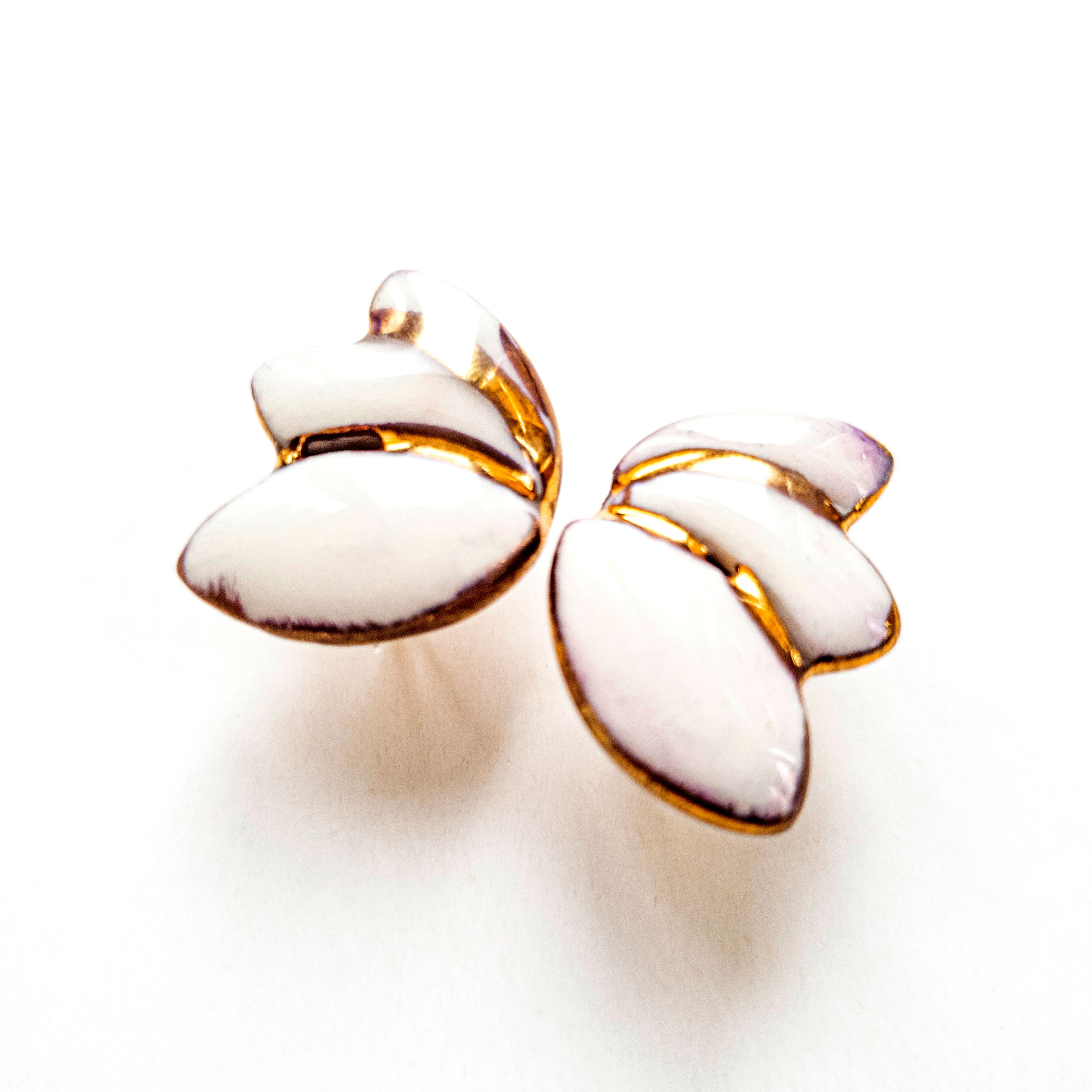 Spr03 White Lotus Stud Earrings