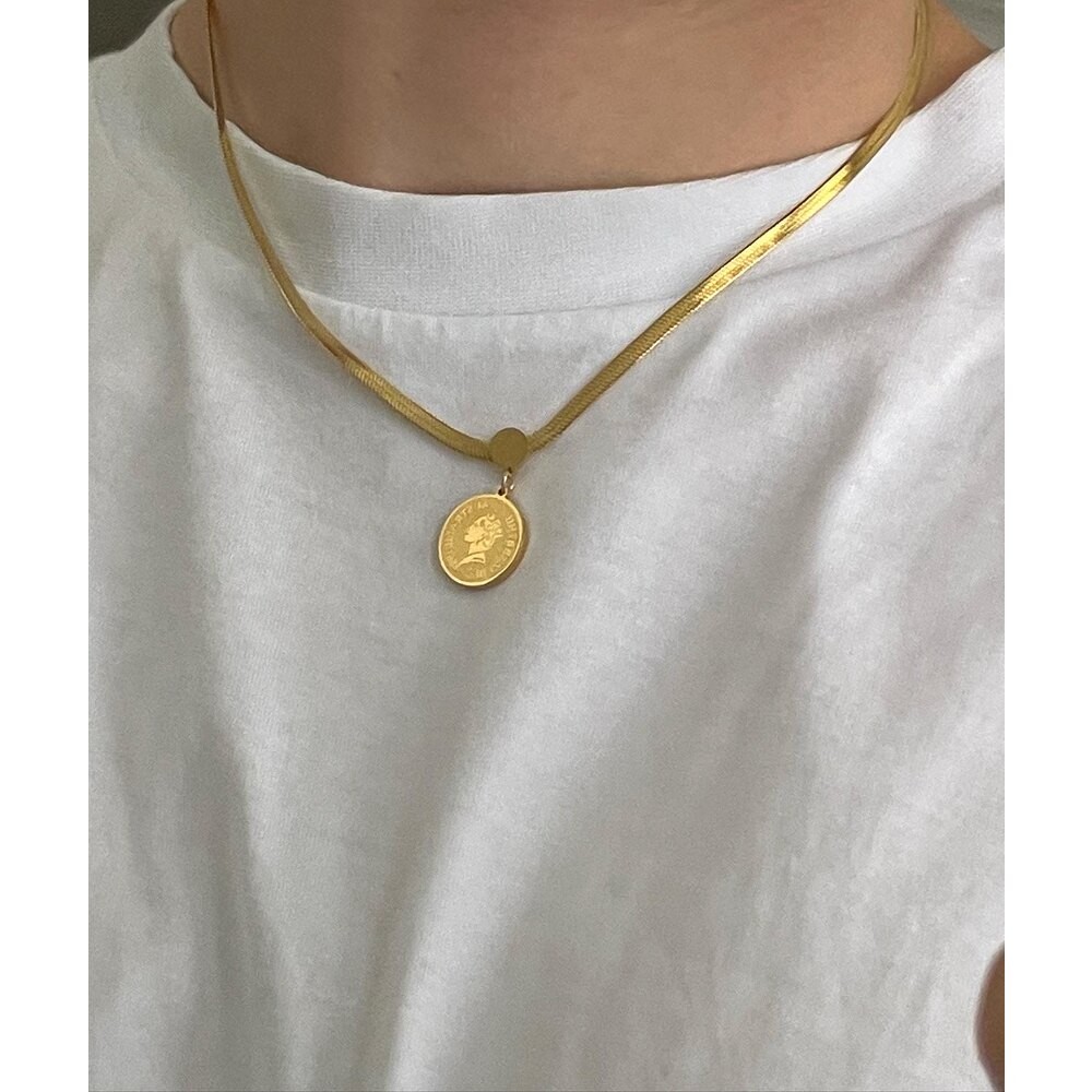 Gold Elizabeth Necklace