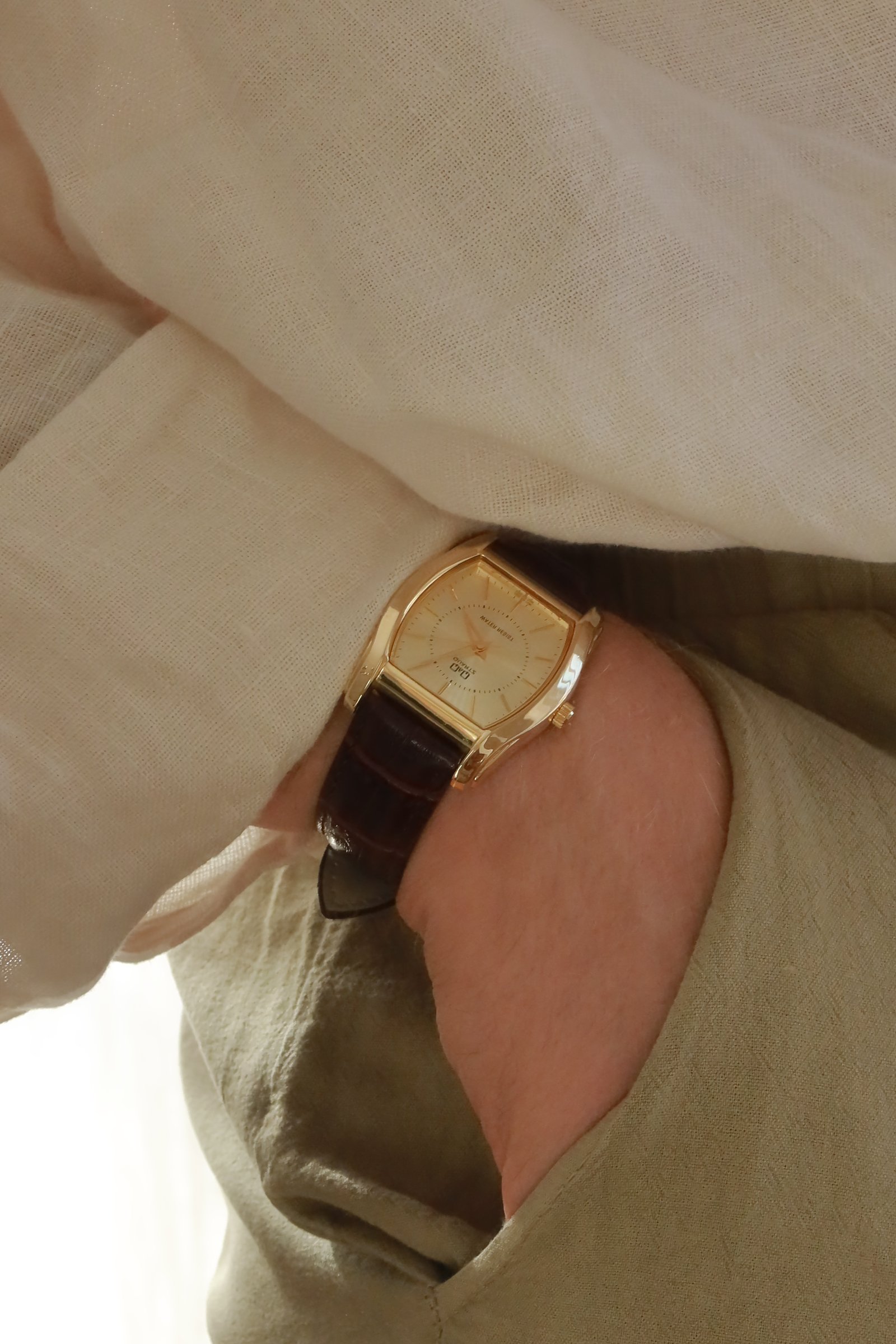 Golden Era Brown Wristwatch 