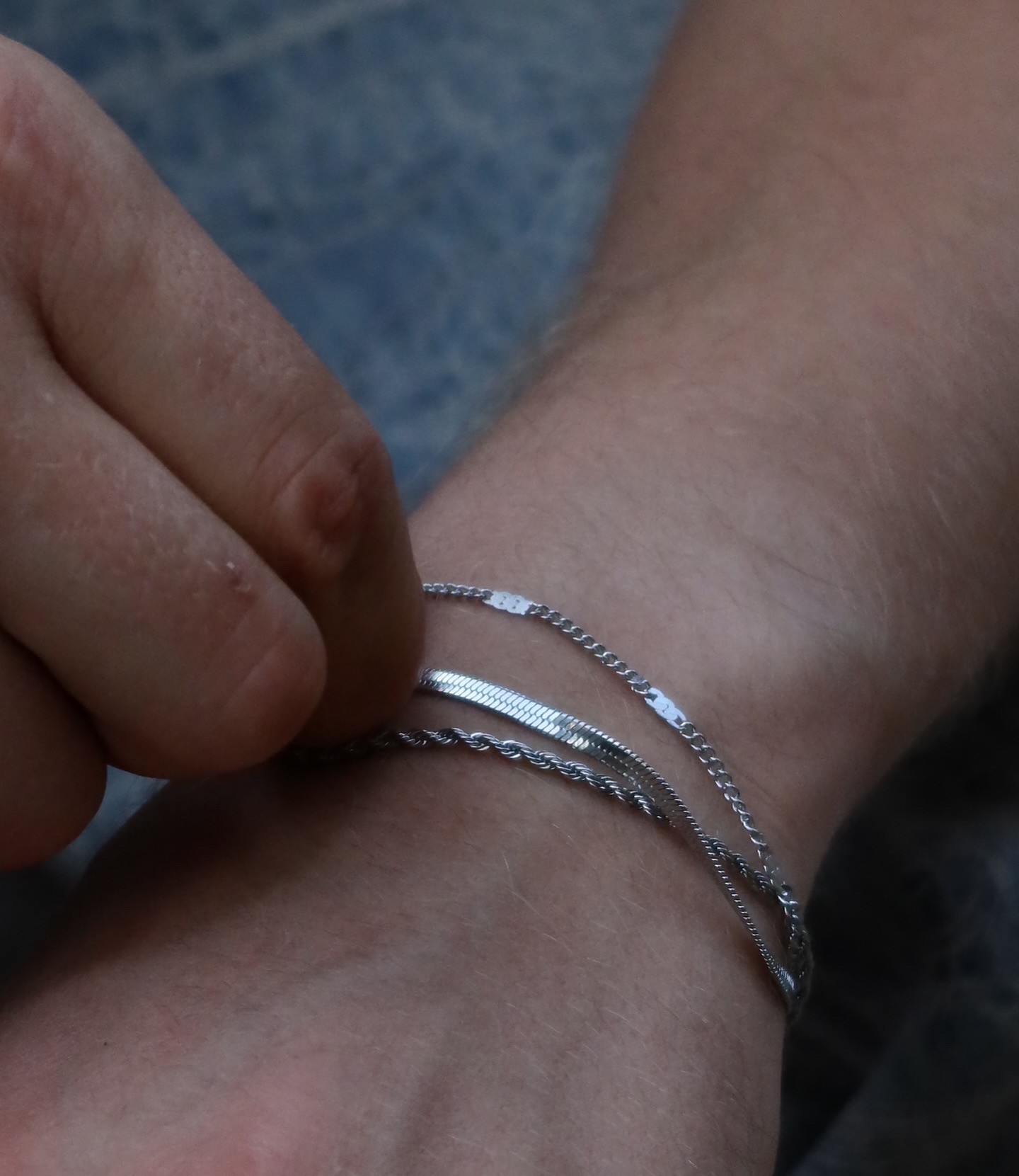 Three Chain Steel Horizon Bilekli