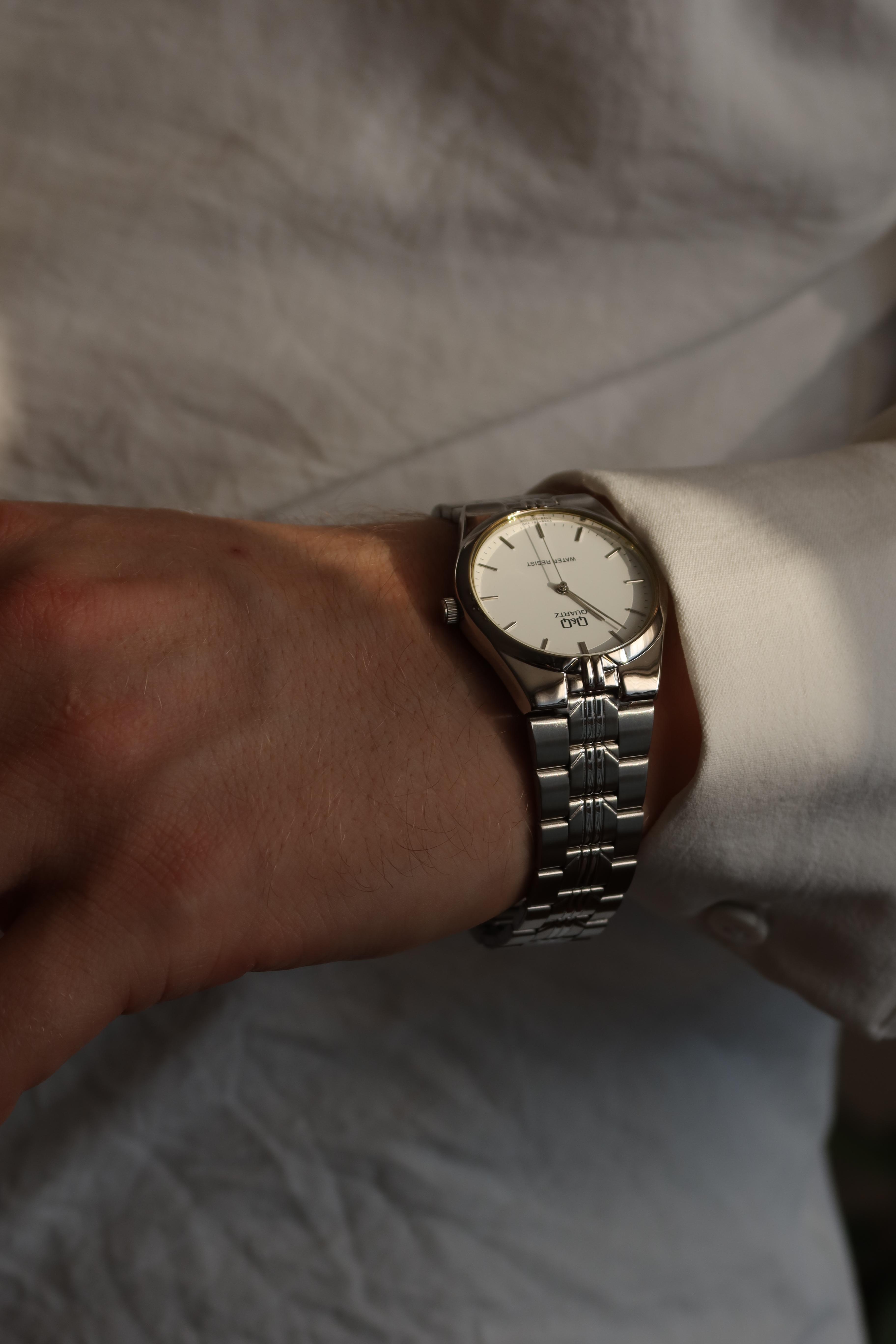 S.H Silver White Screen Wristwatch 