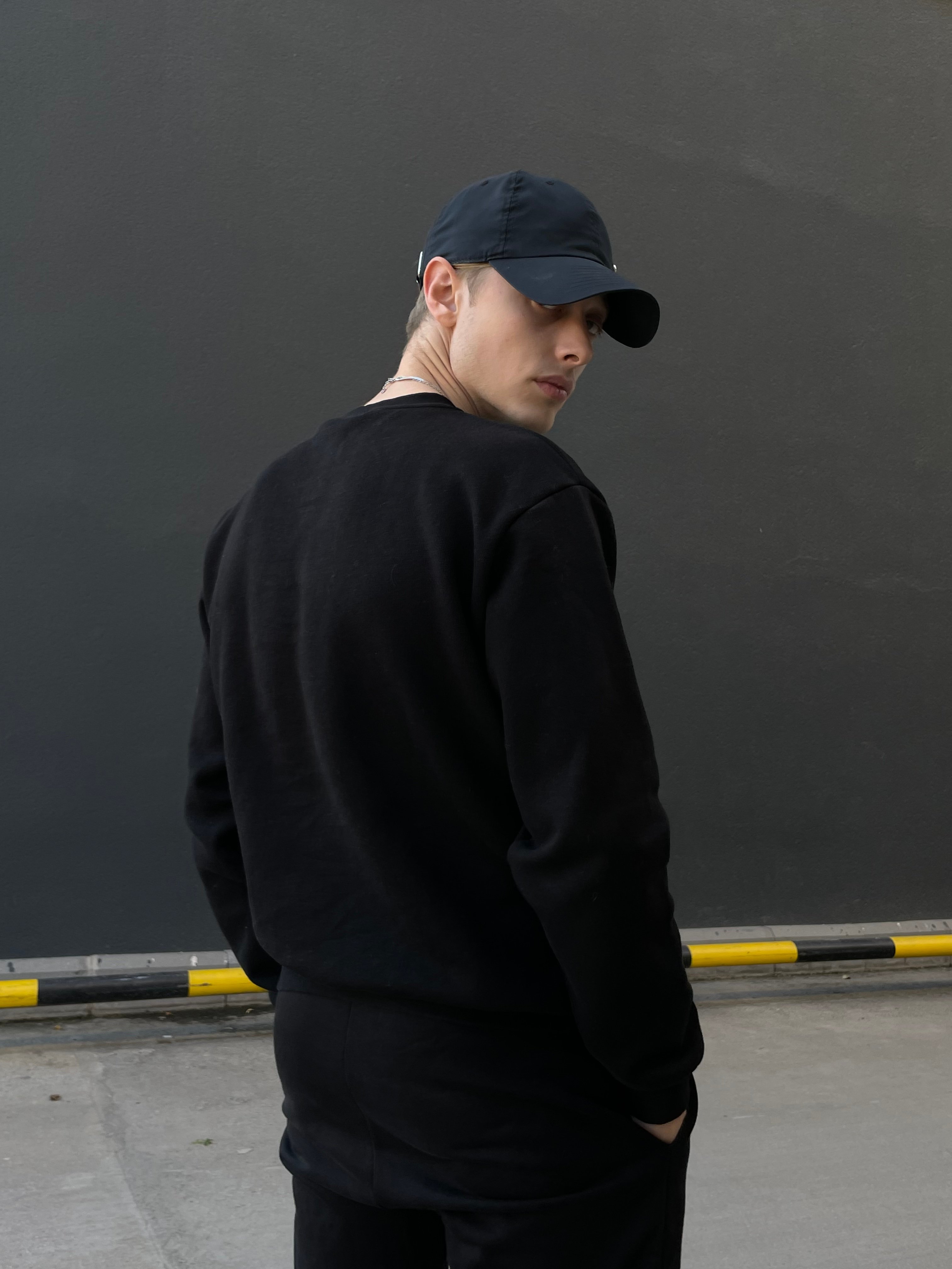 Black Basic Oversize Sweatshirt 