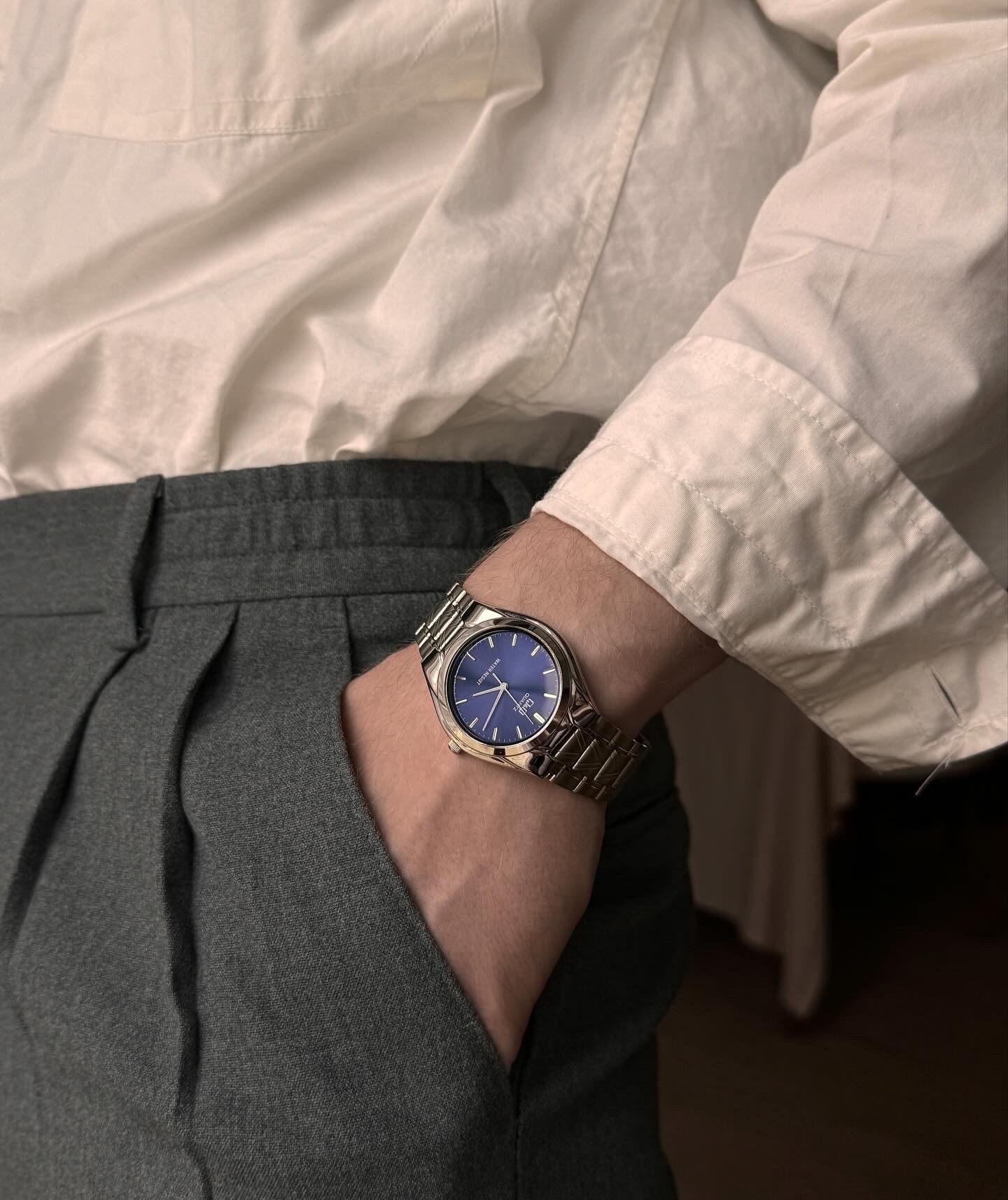L.s Blue Screen Vintage Wristwatch 