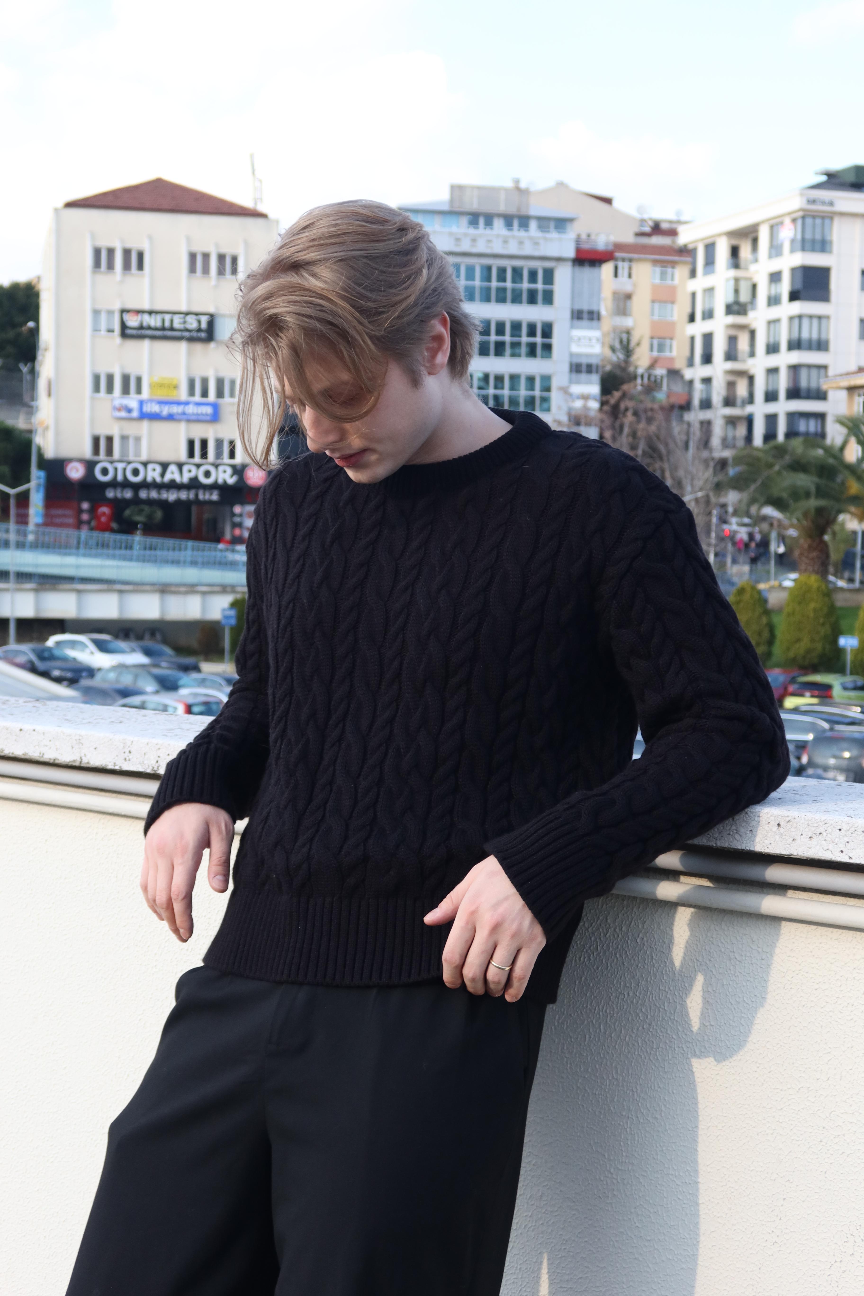 Black Old Money Knitwear