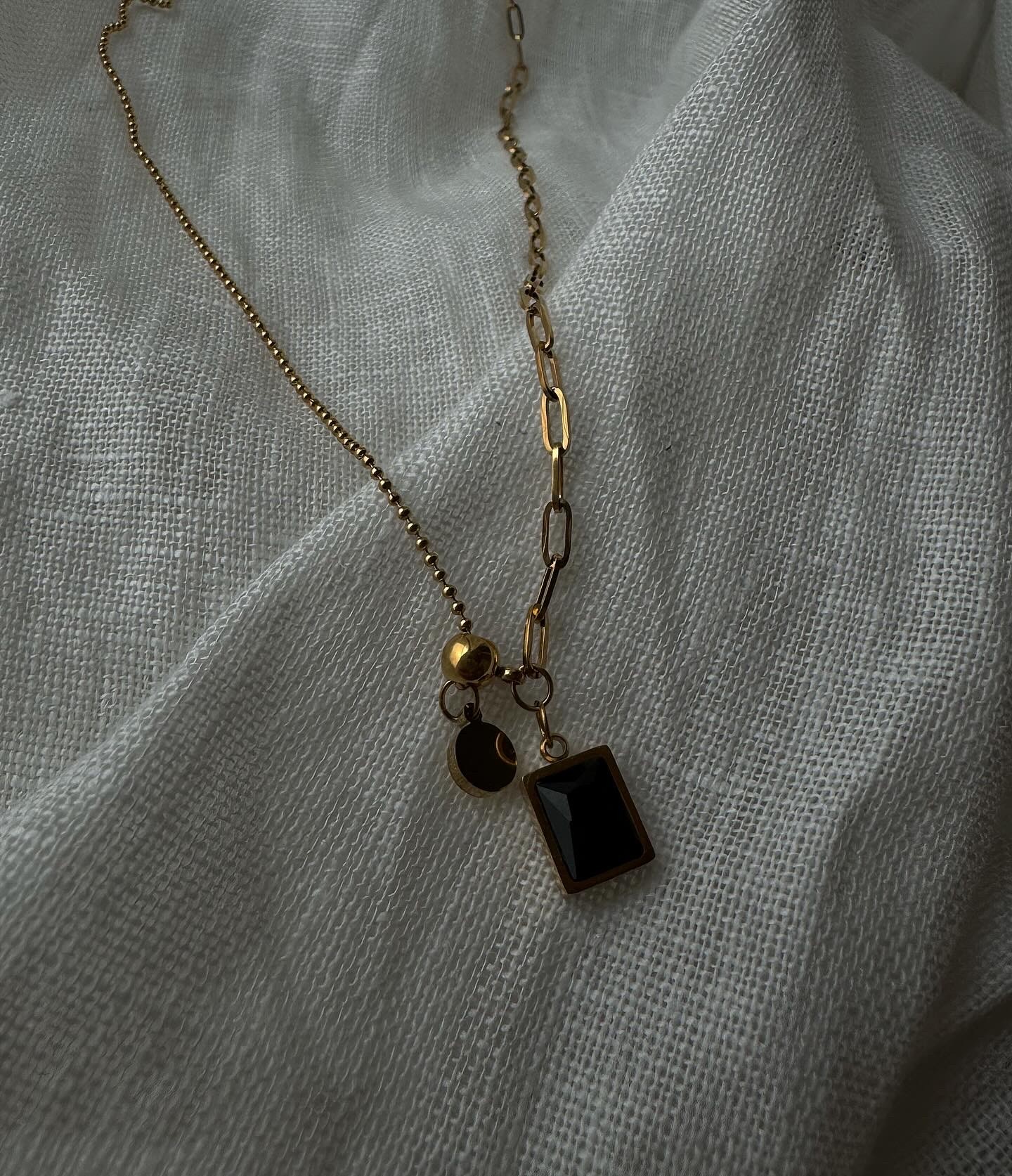 Gold Tiny Stone Necklace 