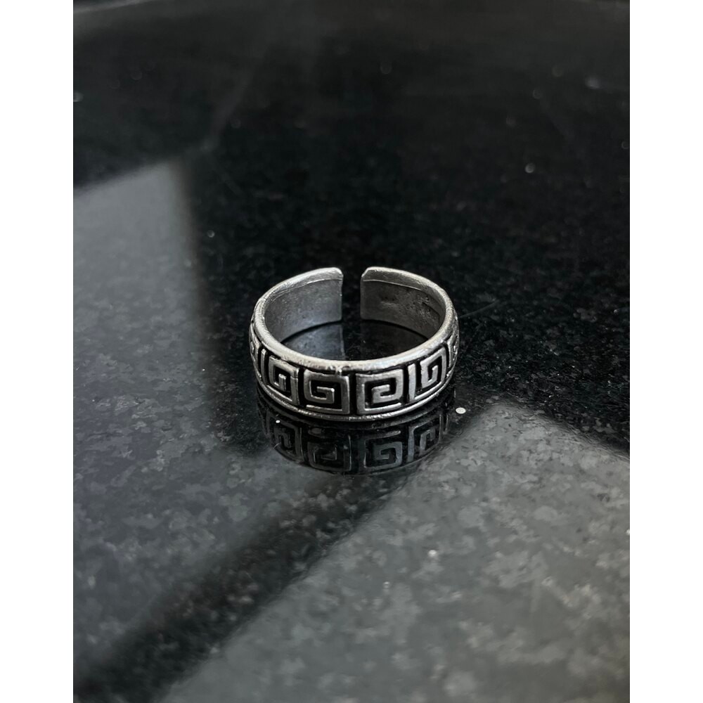 Labyrinth Ring