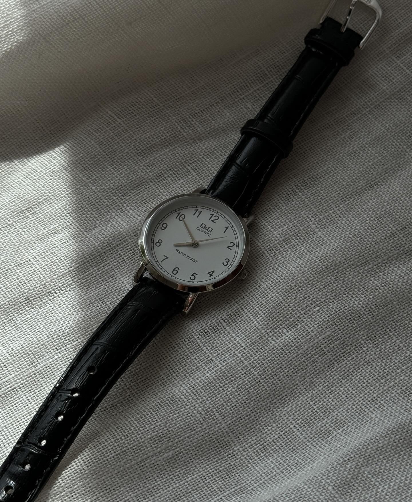 Black Skin Cord Vintage Wristwatch 