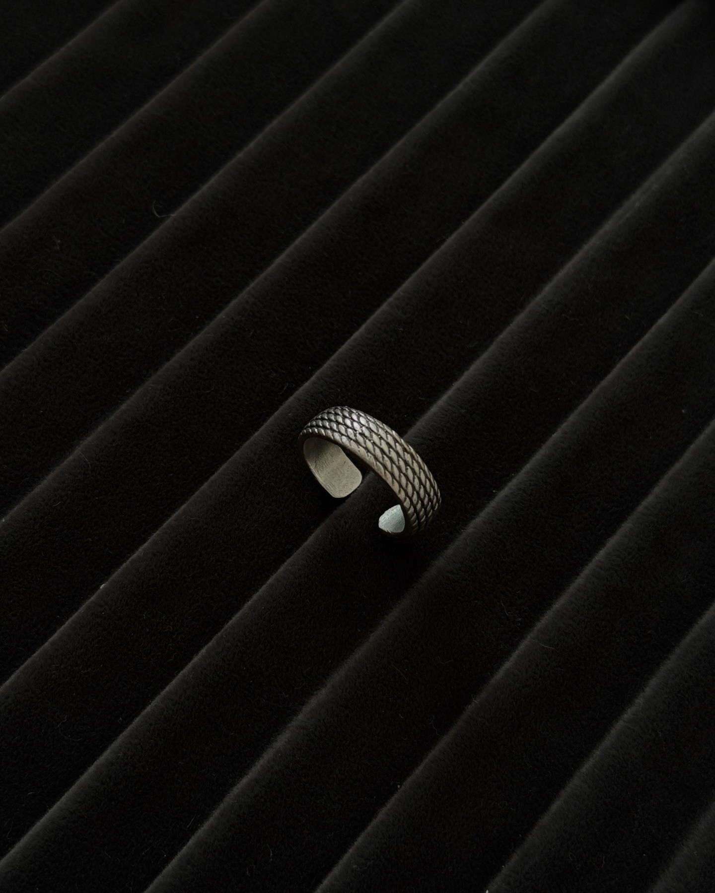 Ring N.W No4