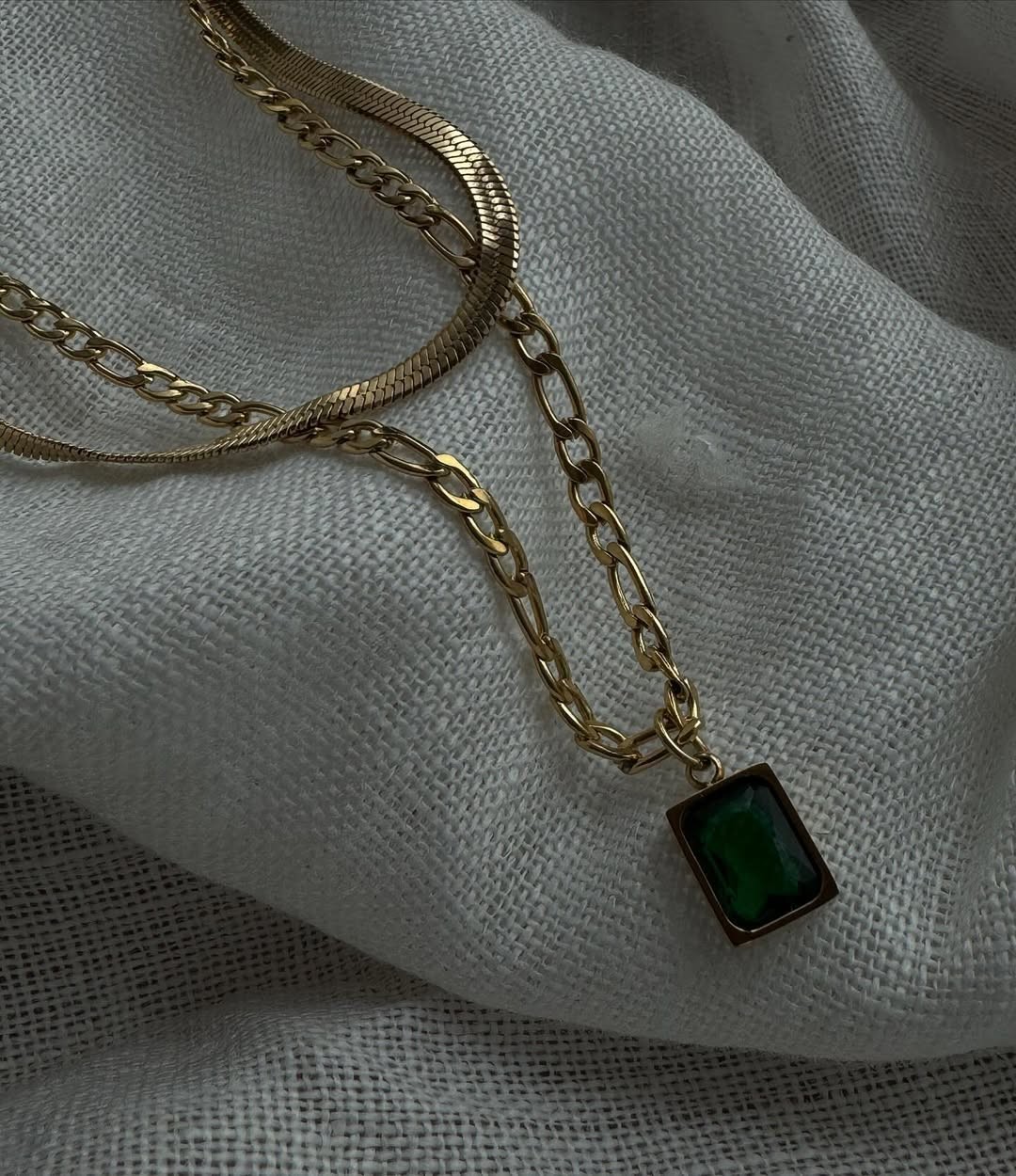Gold Green Stone Figaro Necklace