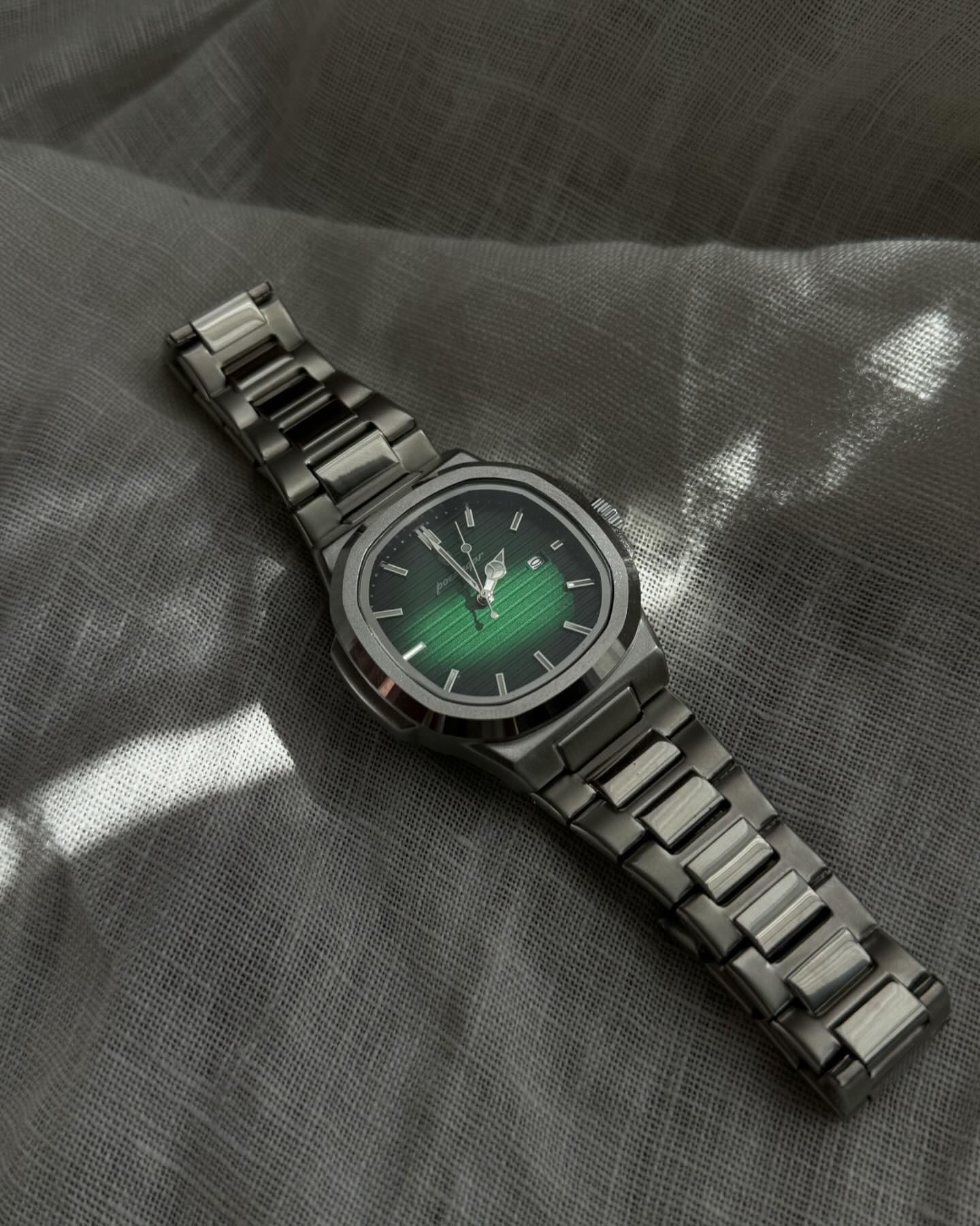 Silver Green Sc. Old money Wristwatch 