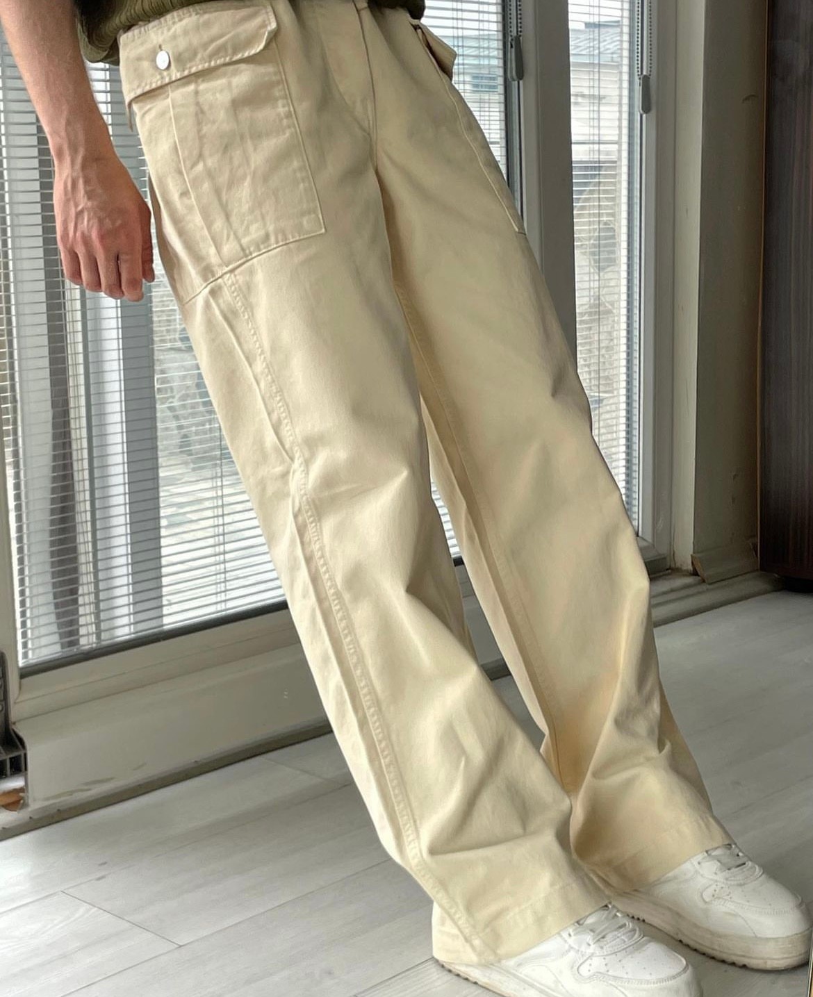 Cream Side Pockets Straight Cut Pant