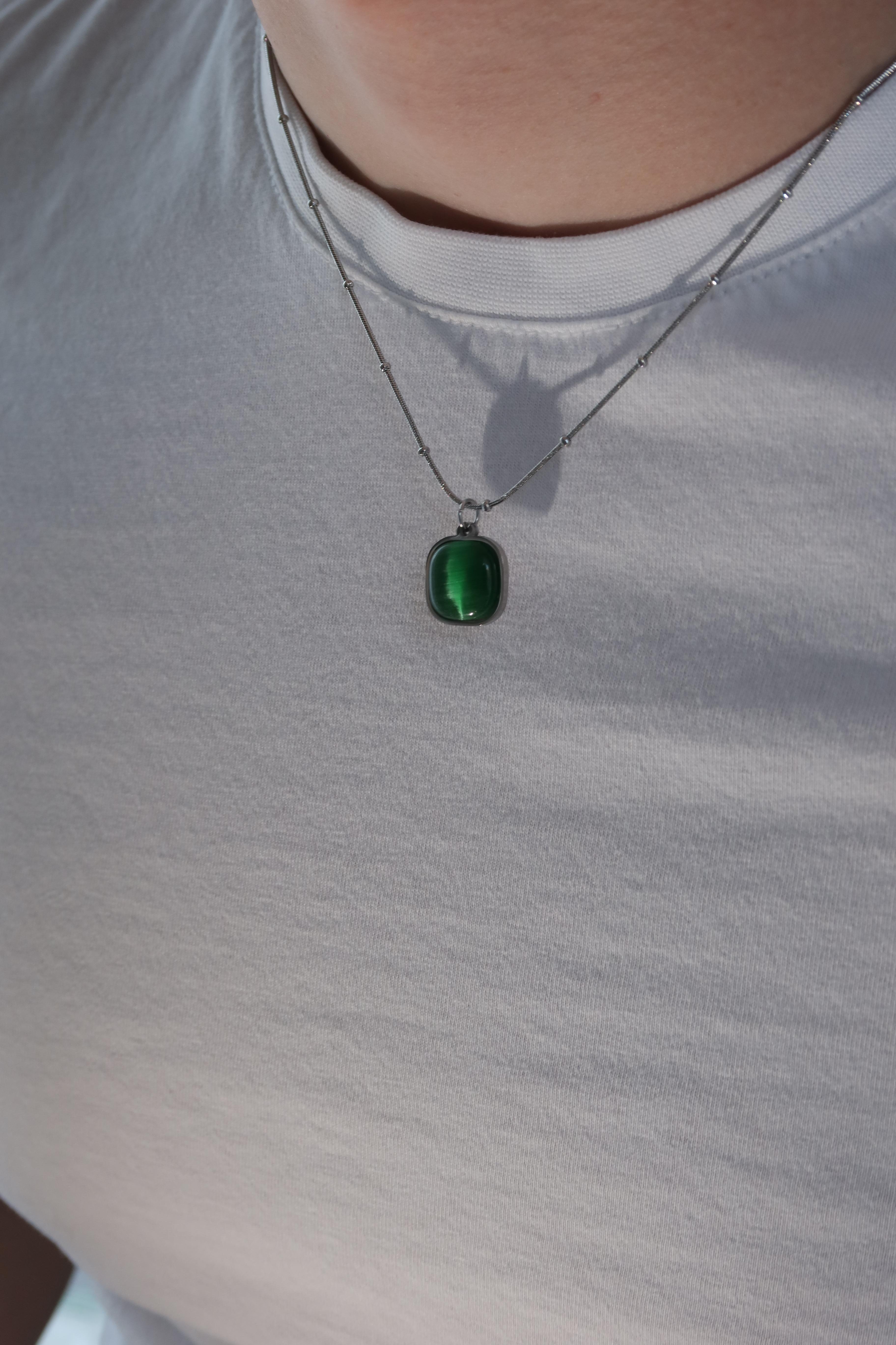 Green Stone Pearl Necklace