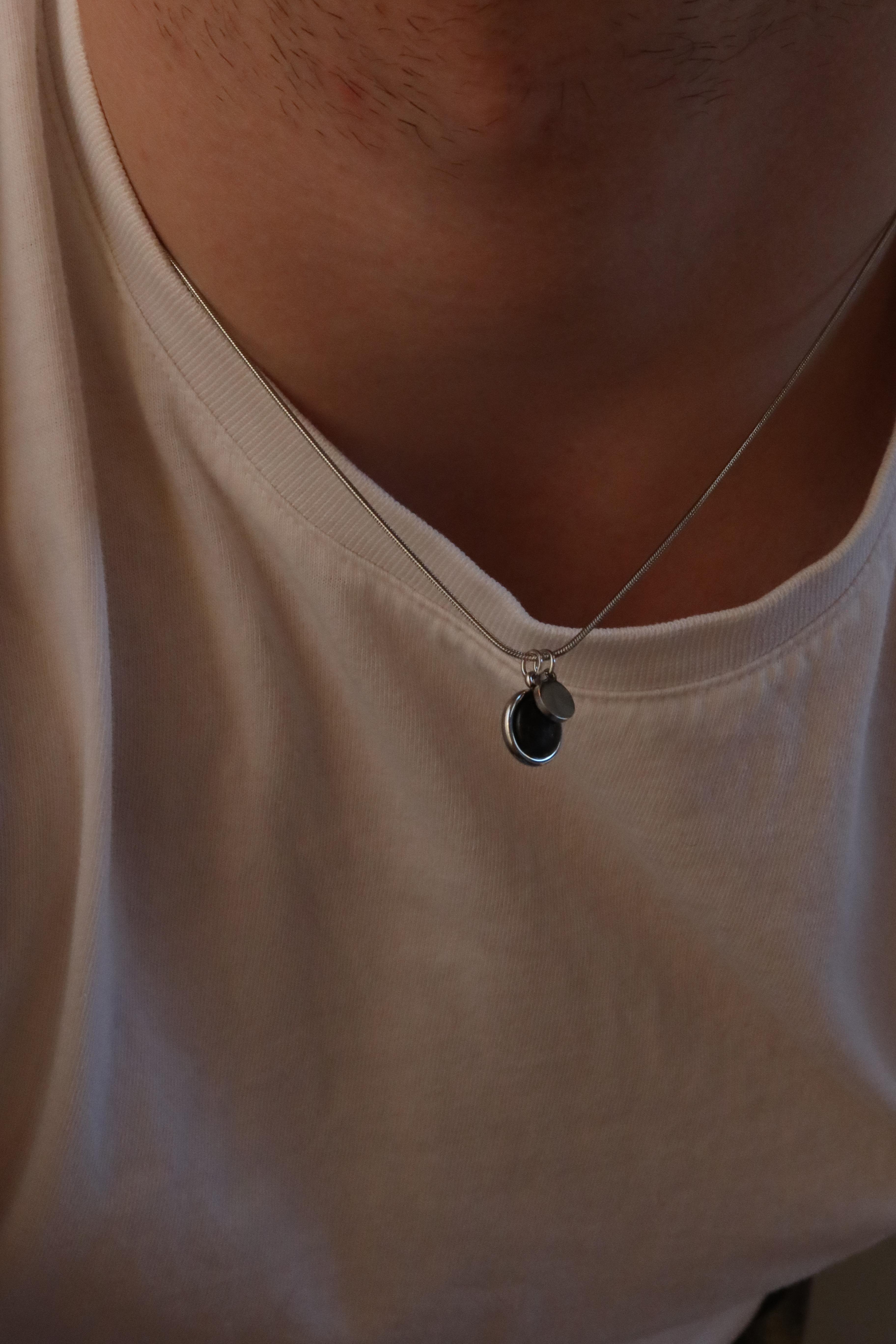 Tiny Black Stone Vintage Necklace⚫️