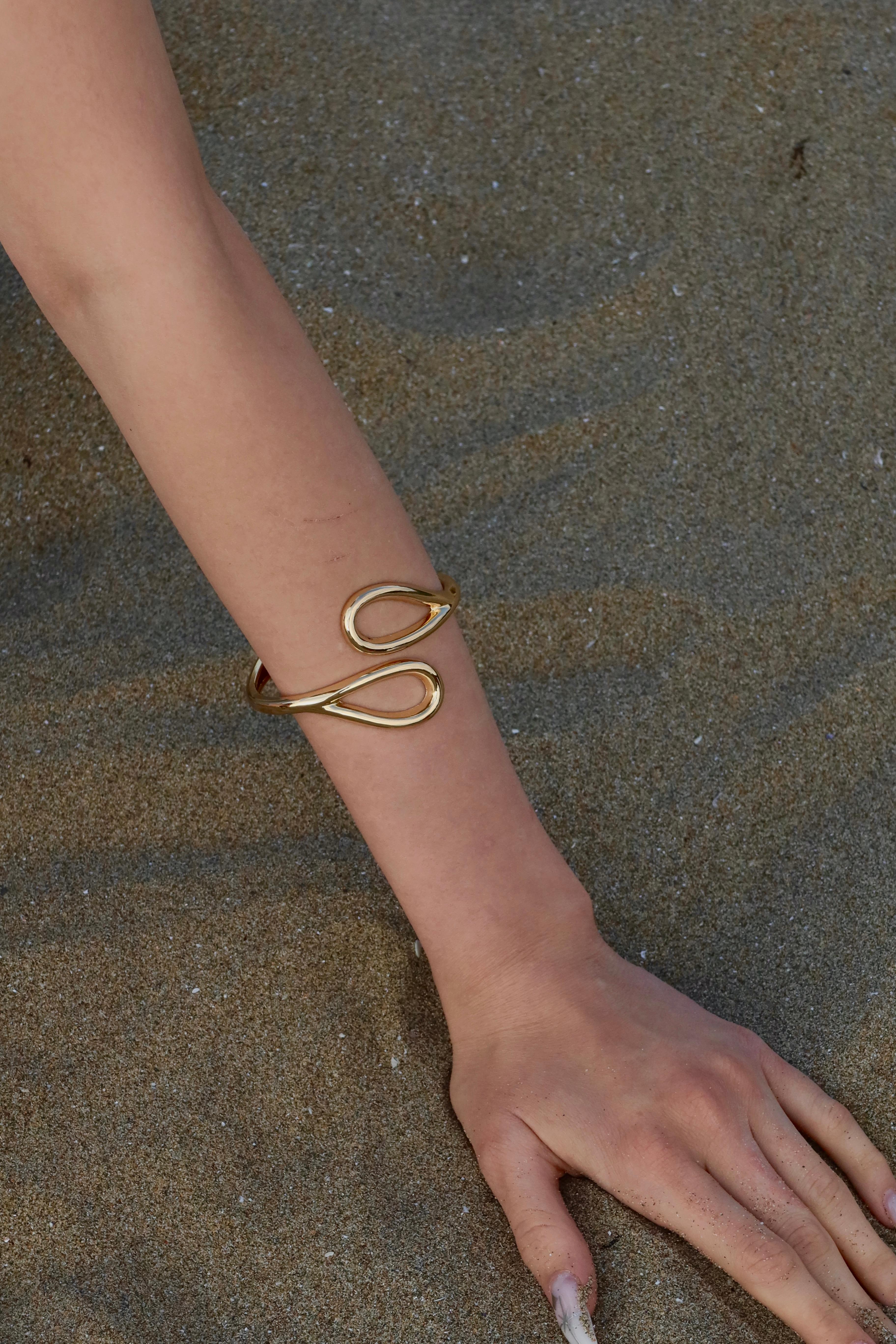 Gold Elara Handcuff
