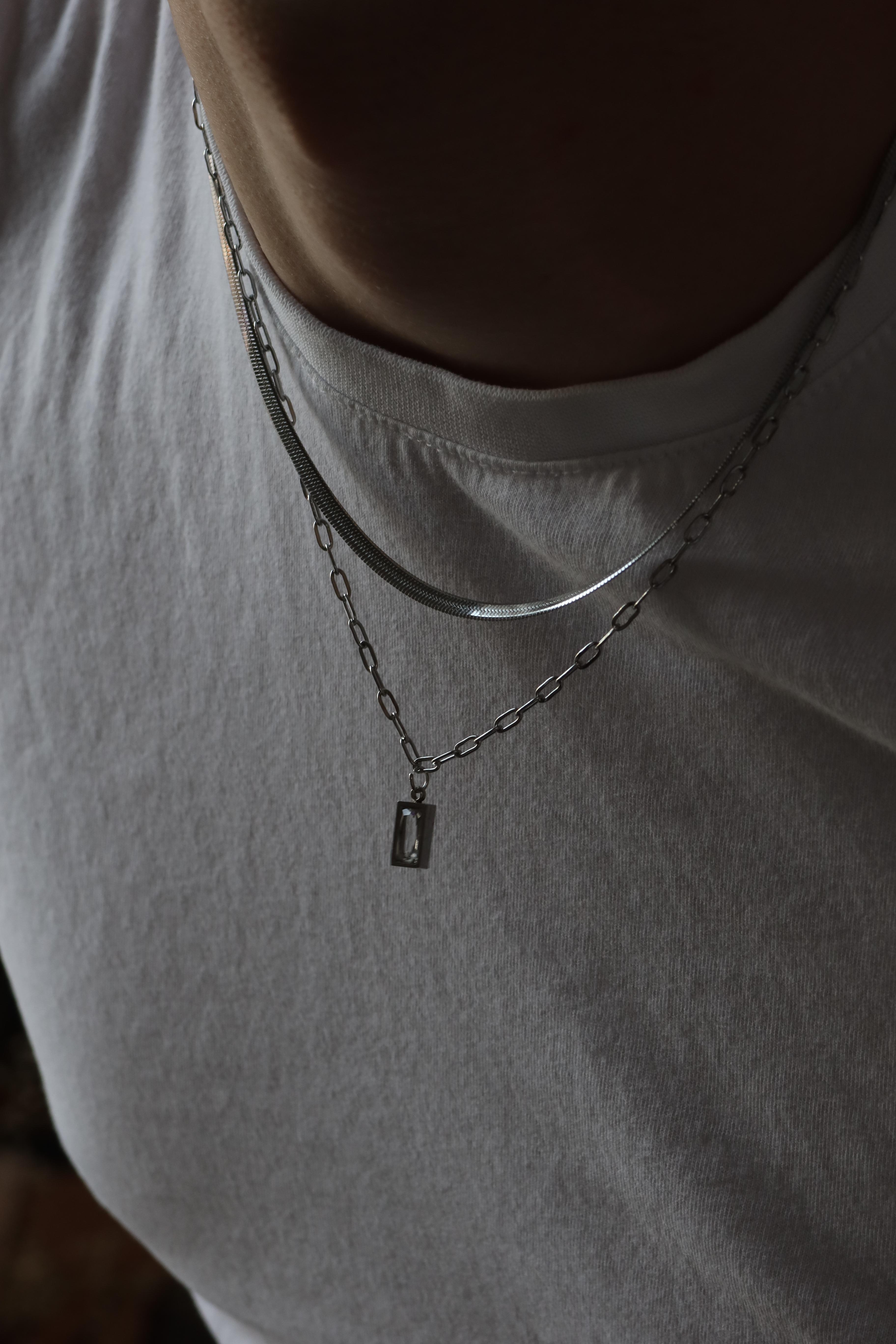 Mirror-Slim Chain White Stone Necklace 