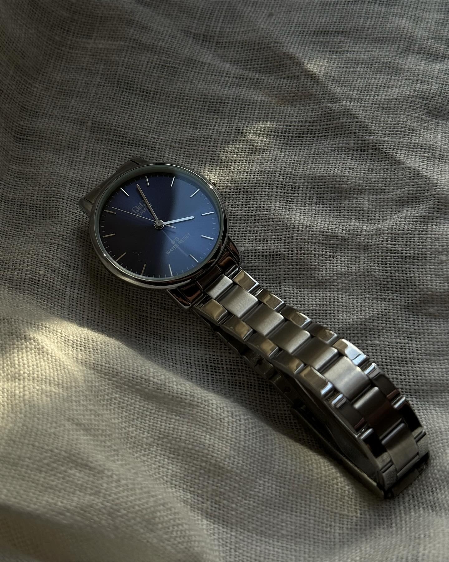 Y.F Silver Blue Screen Vintage Wristwatch 