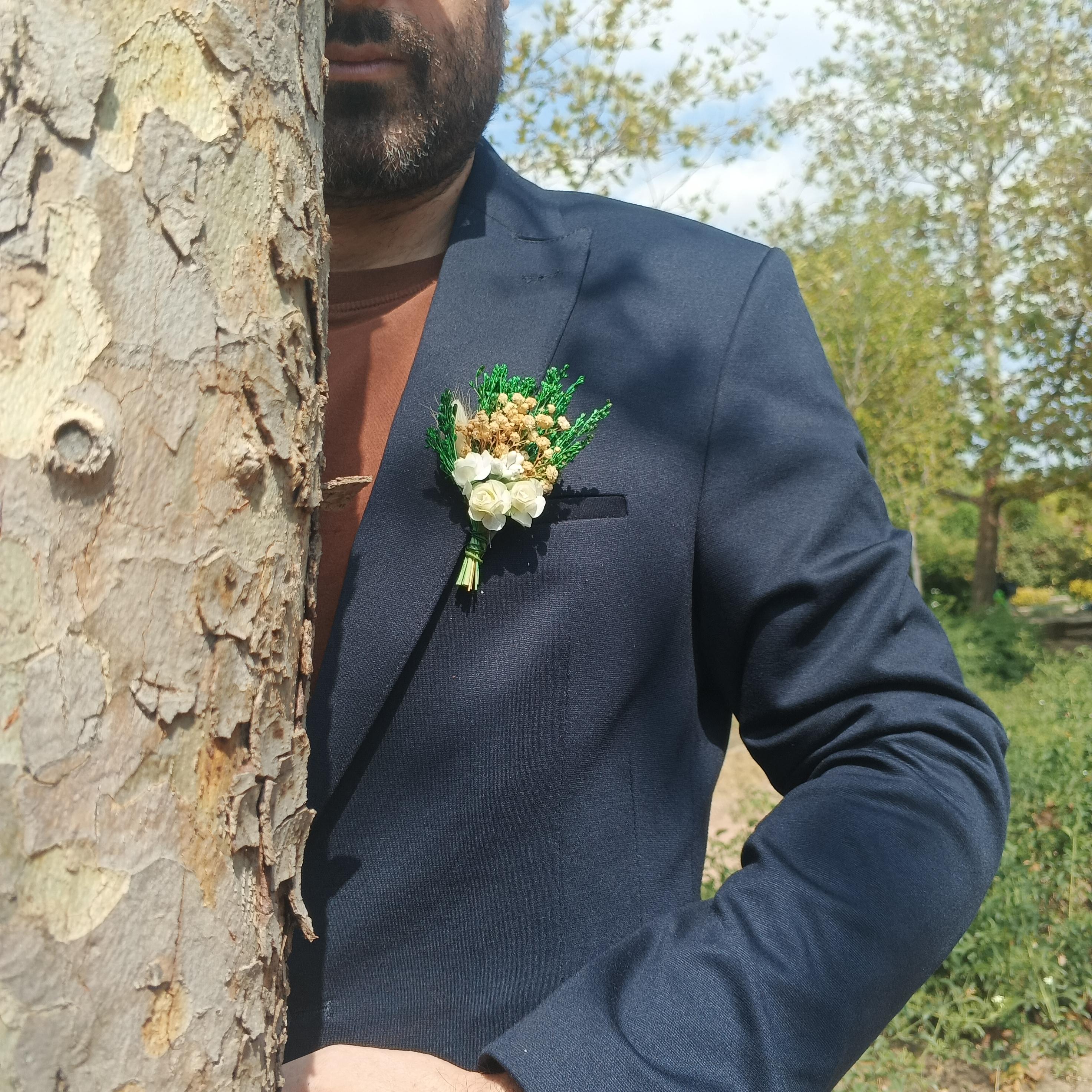 damat vesağdıç yaka çiçeği