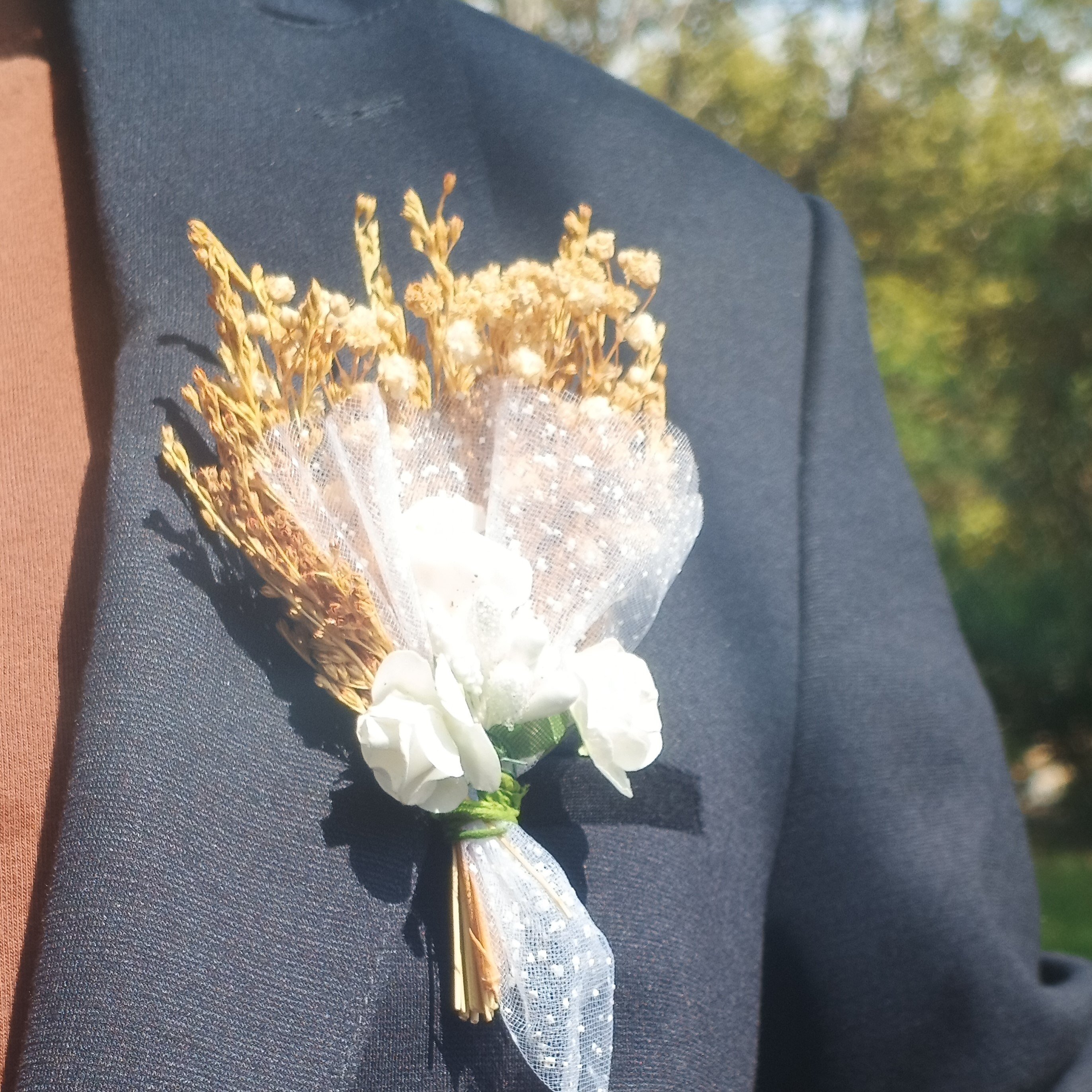 damat ve yaka çiçeği sarı beyaz