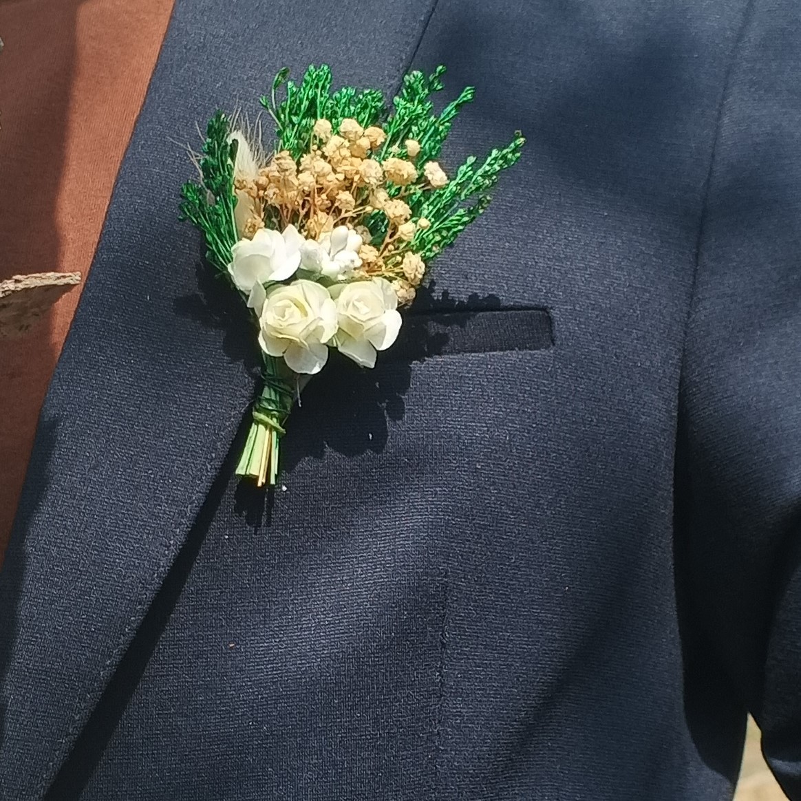 damat vesağdıç yaka çiçeği