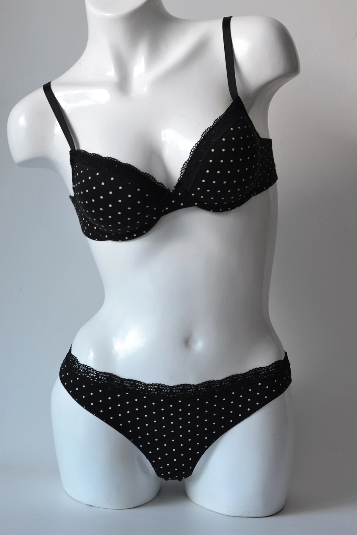 Pamuklu Dolgusuz Balenli Kadın Sütyen Takımı - Siyah Puantileyi