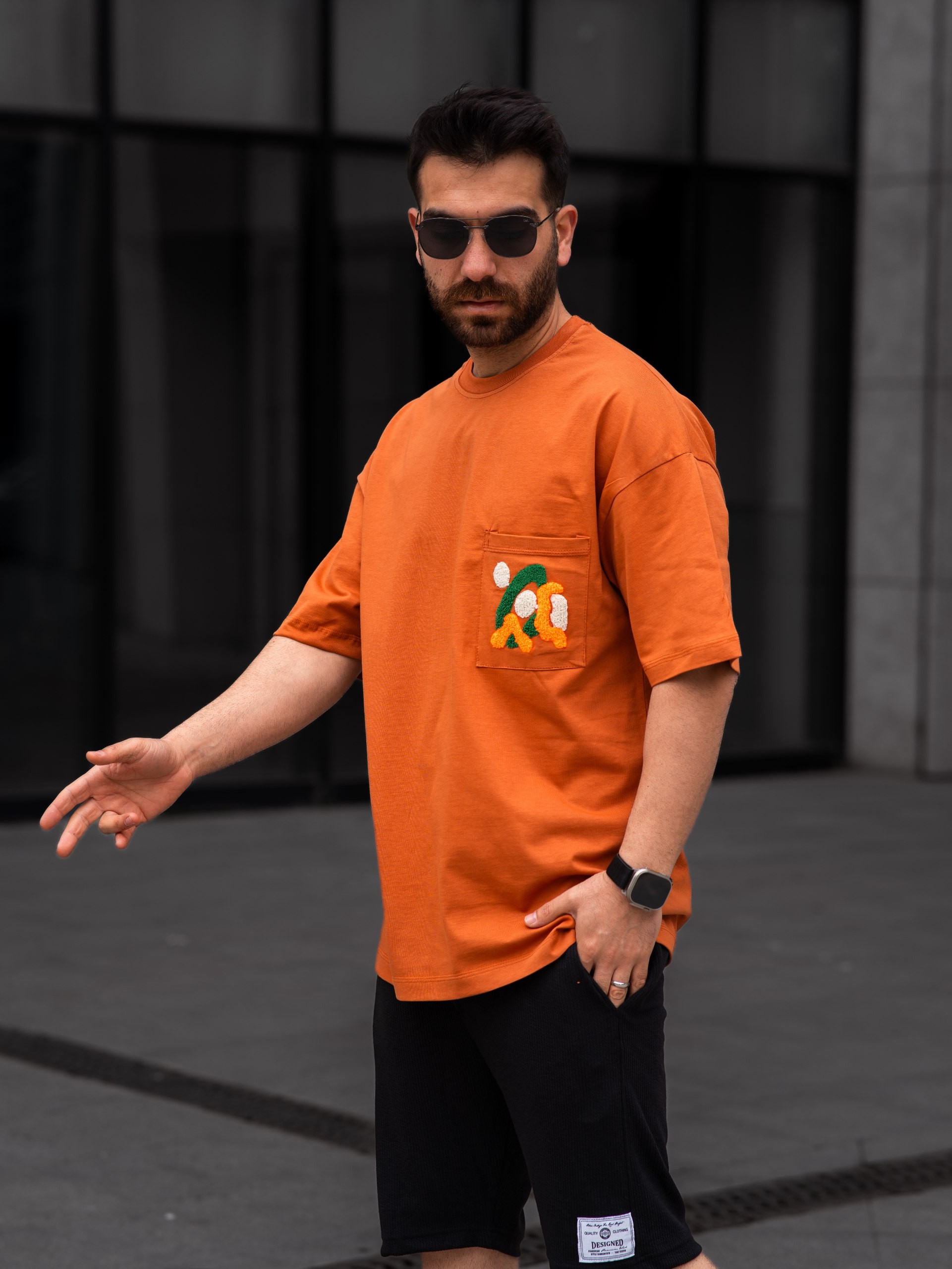 Oversize Cep Nakış Detaylı Tişört