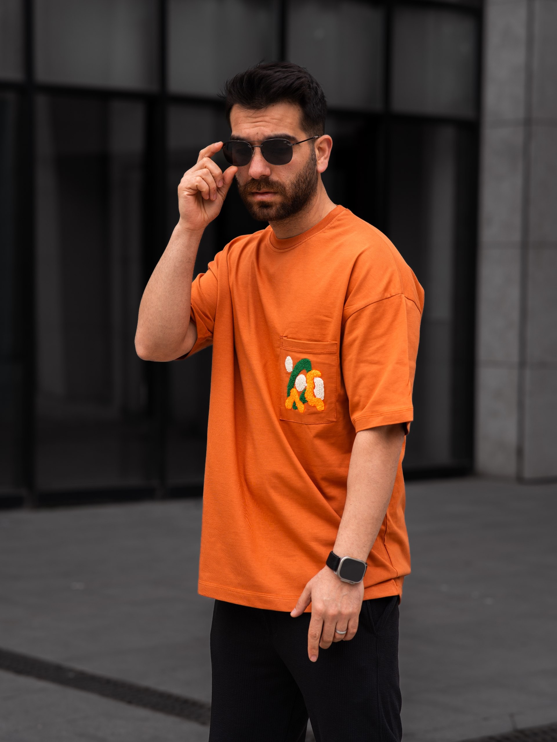 Oversize Cep Nakış Detaylı Tişört