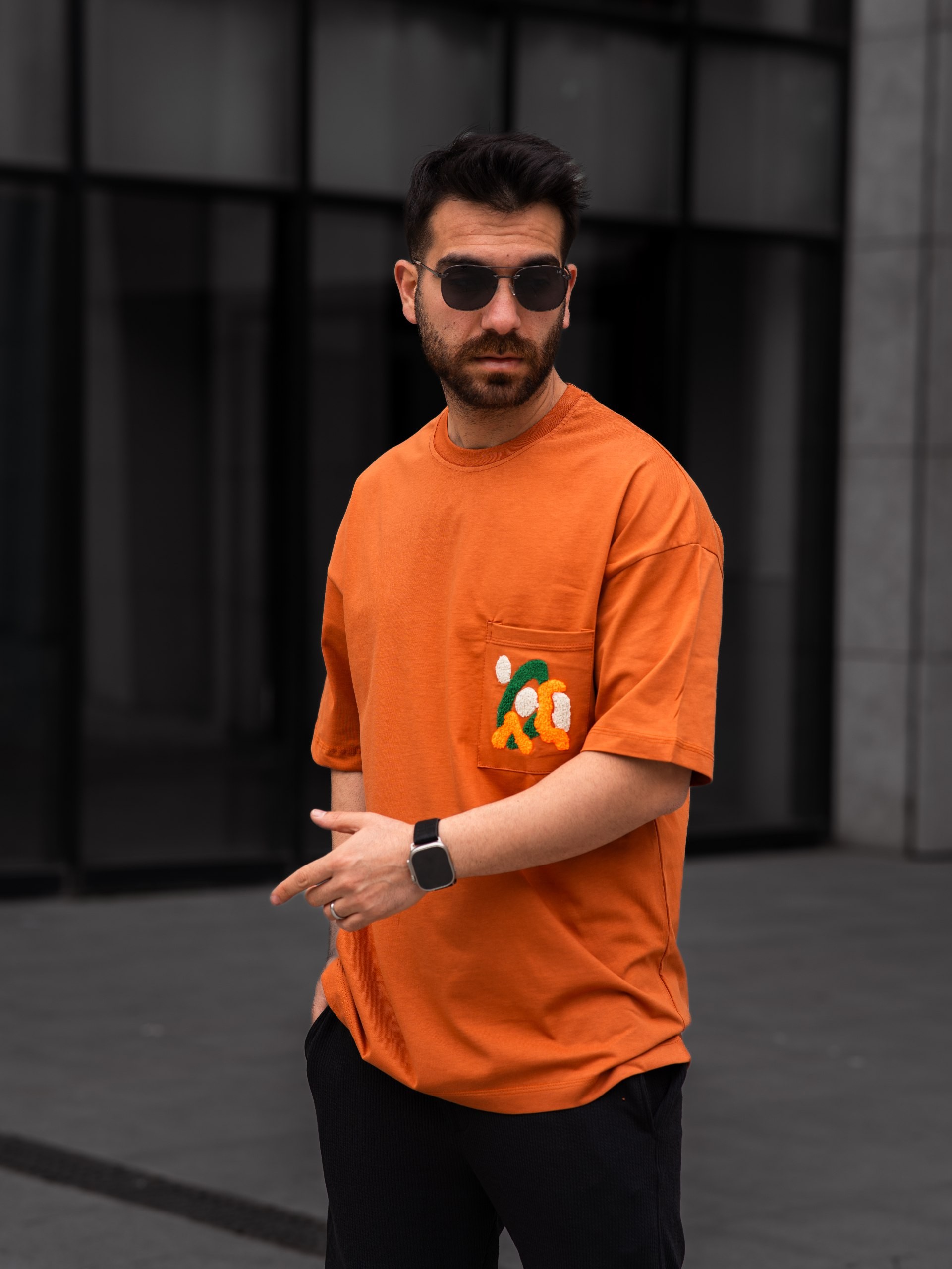 Oversize Cep Nakış Detaylı Tişört