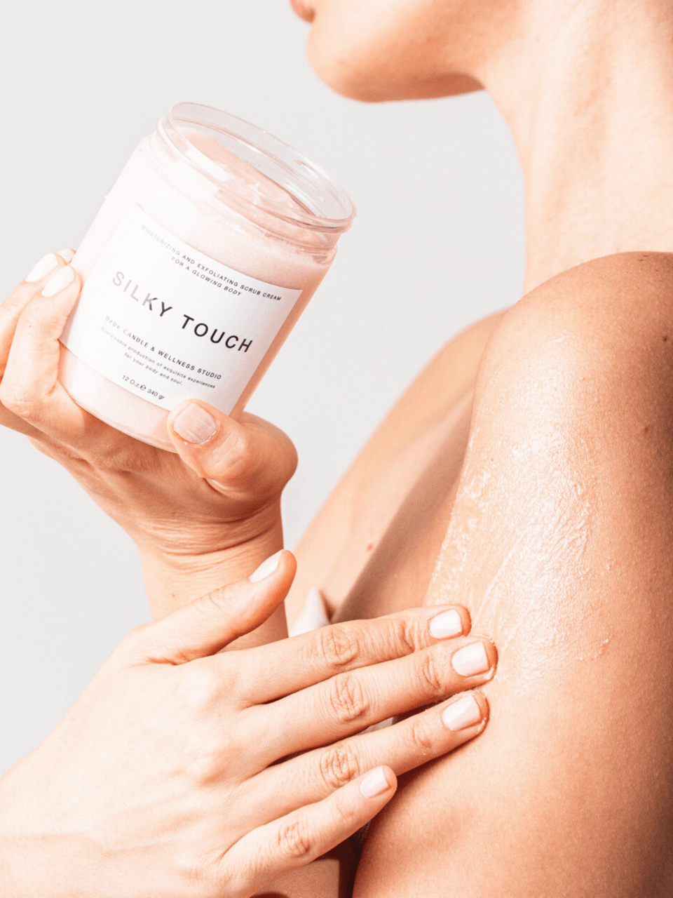 Silky Touch - Yumuşatıcı, Nemlendirici Krem Peeling Vücut Ovması | Exfoliating & Moisturizing Scrub Cream
