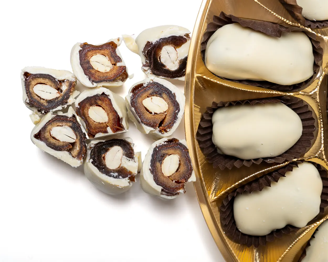 Beyaz Çikolata Kaplı Bademli Hurma