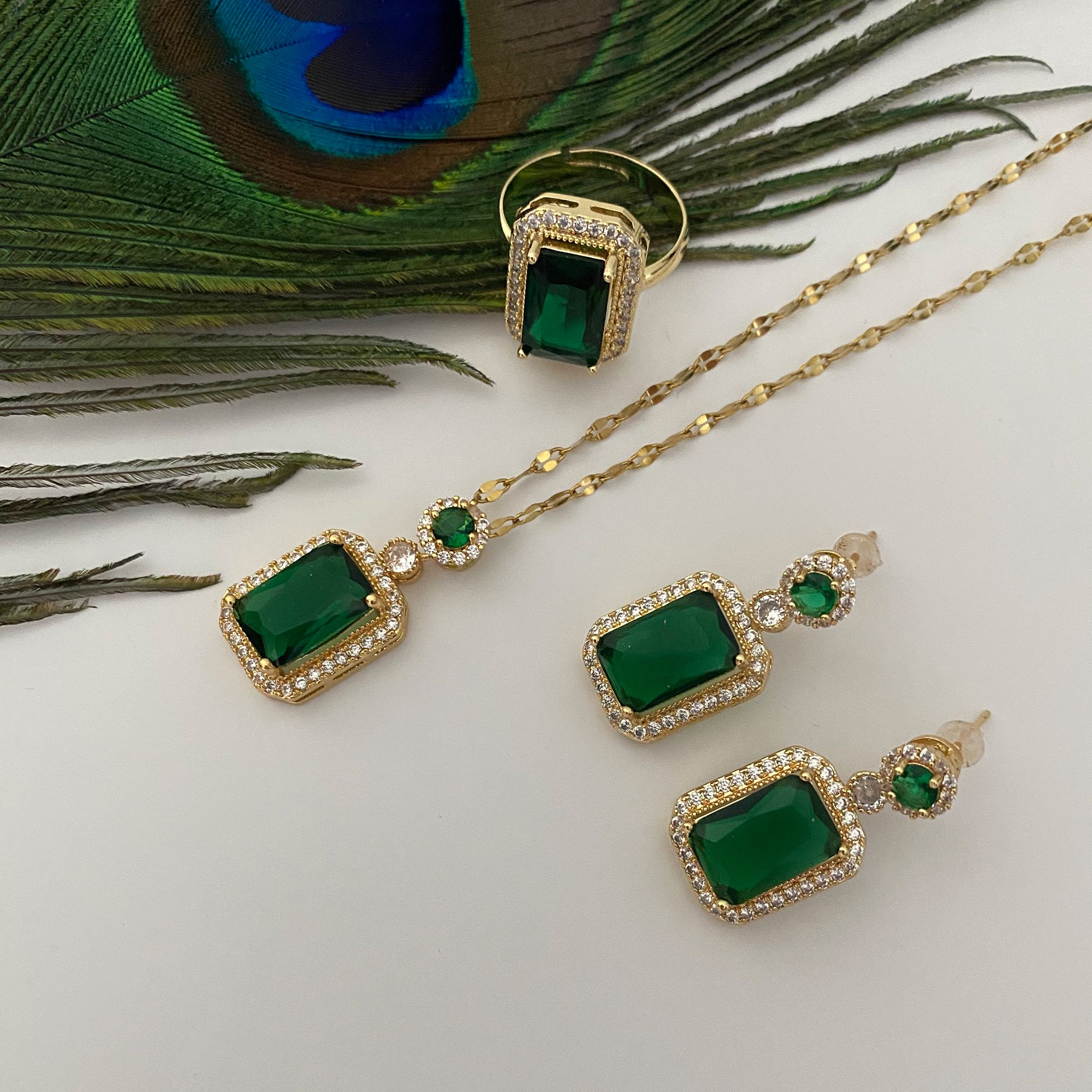 V'CLASSY EMERALD SET NO:504