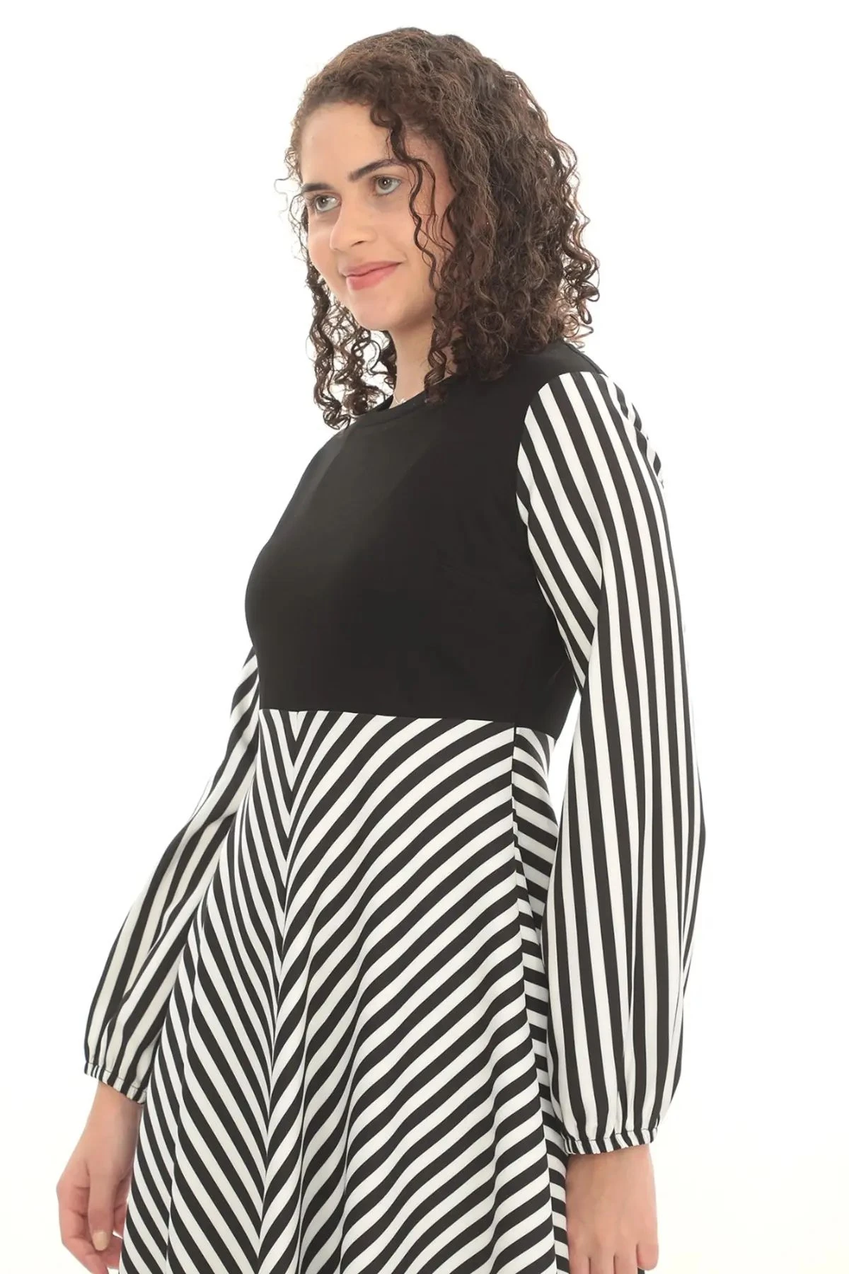 X MODAPO Çizgili Önü Örme Kumaş Uzun Kollu Maxi A Kesim Elbise