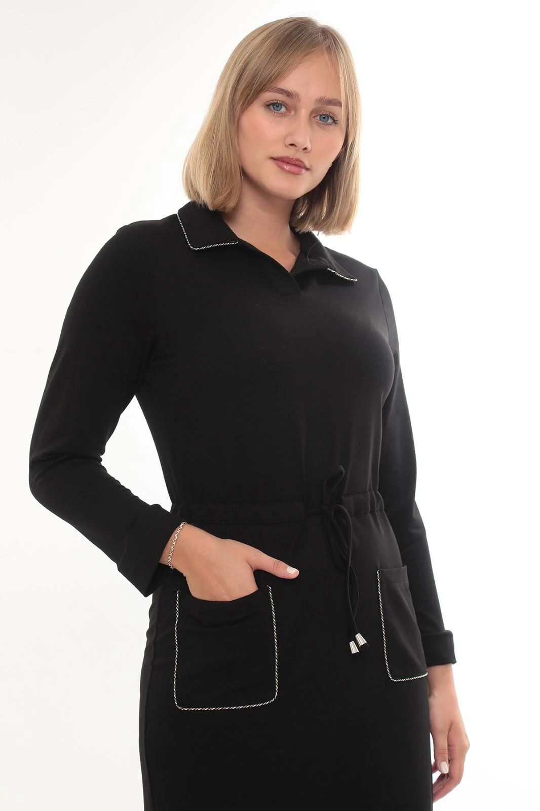 Cepli kemerli elbise