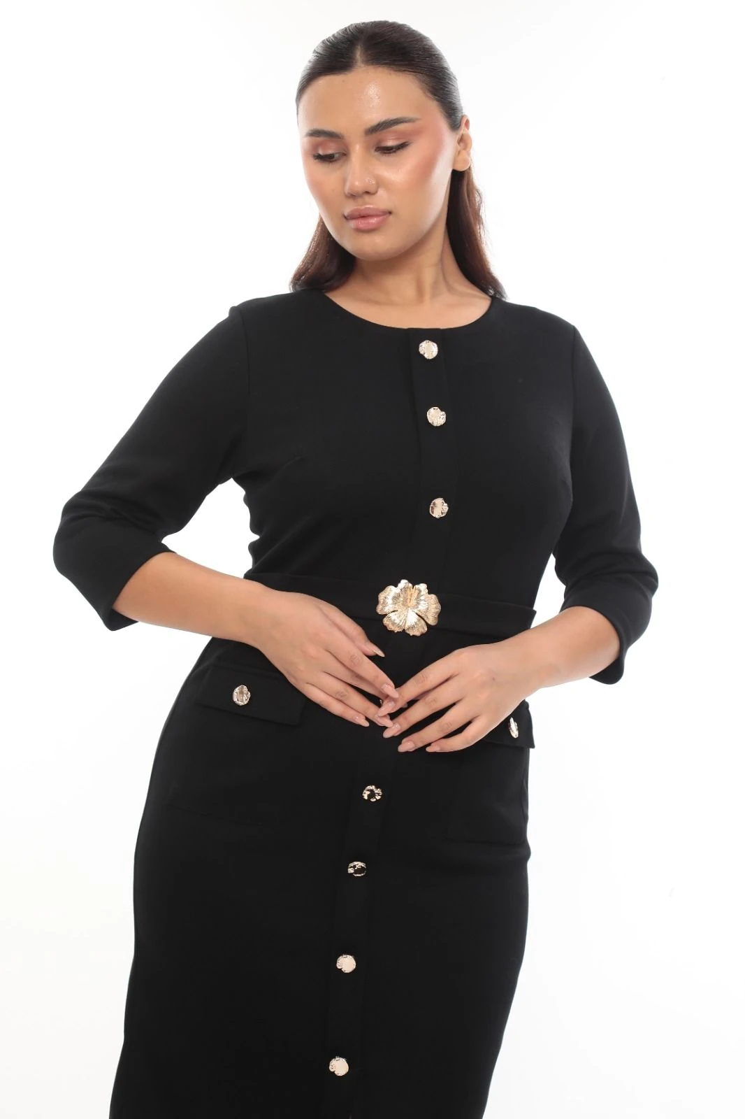 Siyah Çiçek Tokalı Düğme Detaylı Kemerli cepli Midi Elbise ETS7247