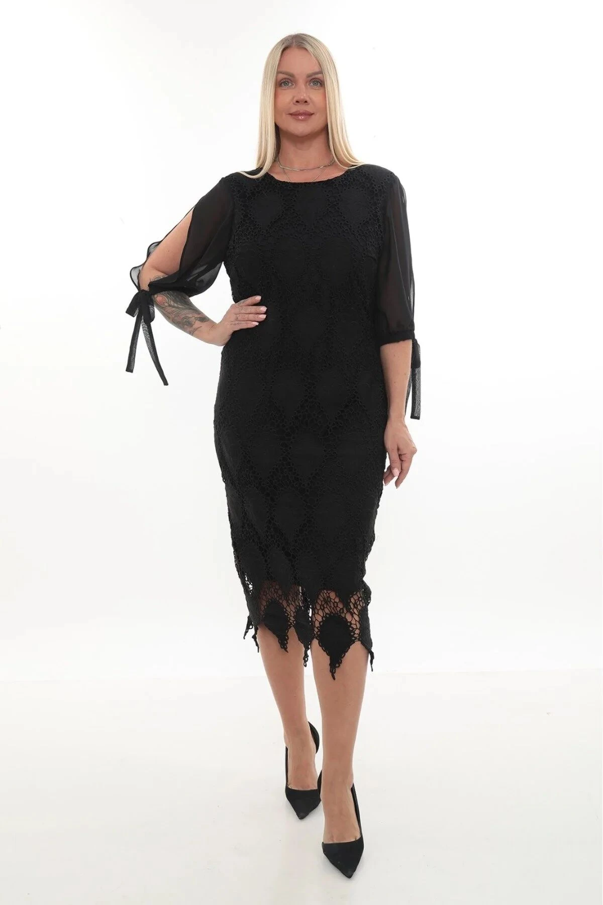 Kolları Tül bağlamalı Dantelli elbise