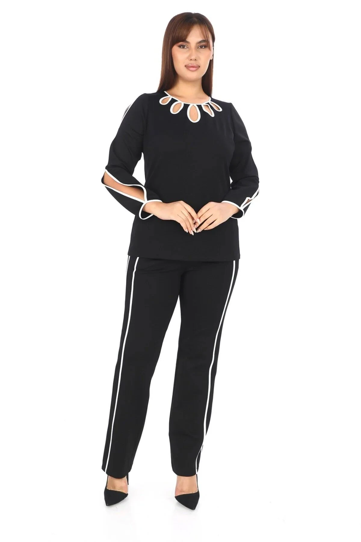 Biye Detaylı Boyun Tasarımlı Alt-Üst Takım Elbise