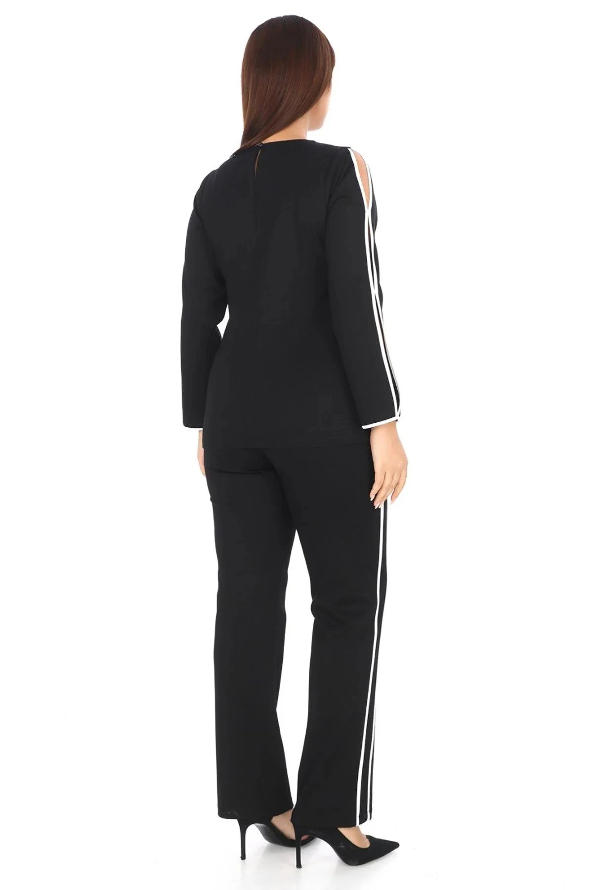 Biye Detaylı Boyun Tasarımlı Alt-Üst Takım Elbise