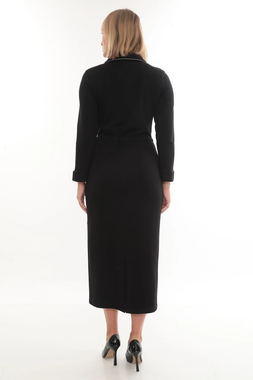 Cepli kemerli elbise