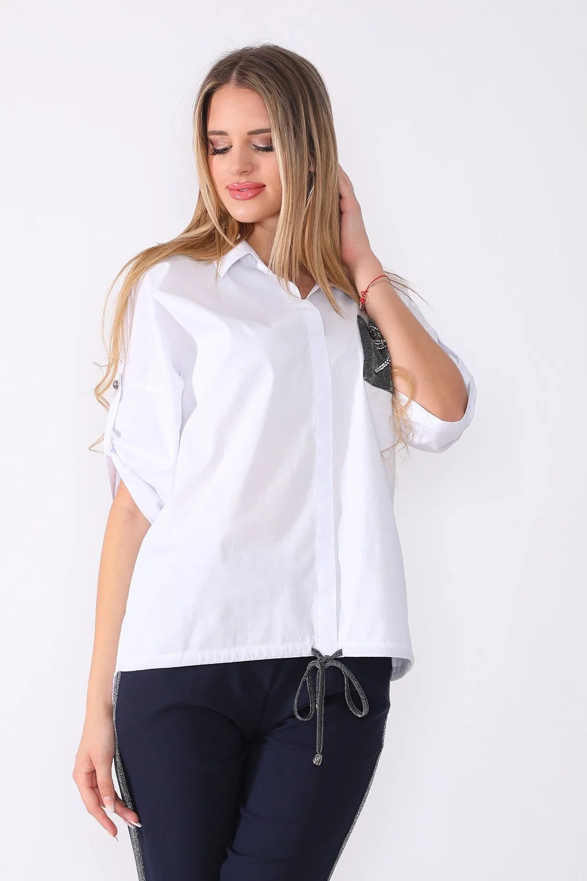 Kadın beyaz spor gömlek