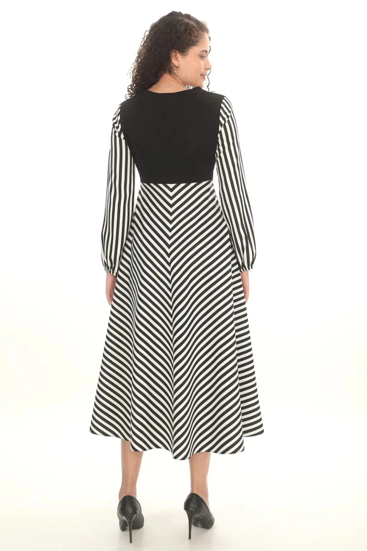 X MODAPO Çizgili Önü Örme Kumaş Uzun Kollu Maxi A Kesim Elbise