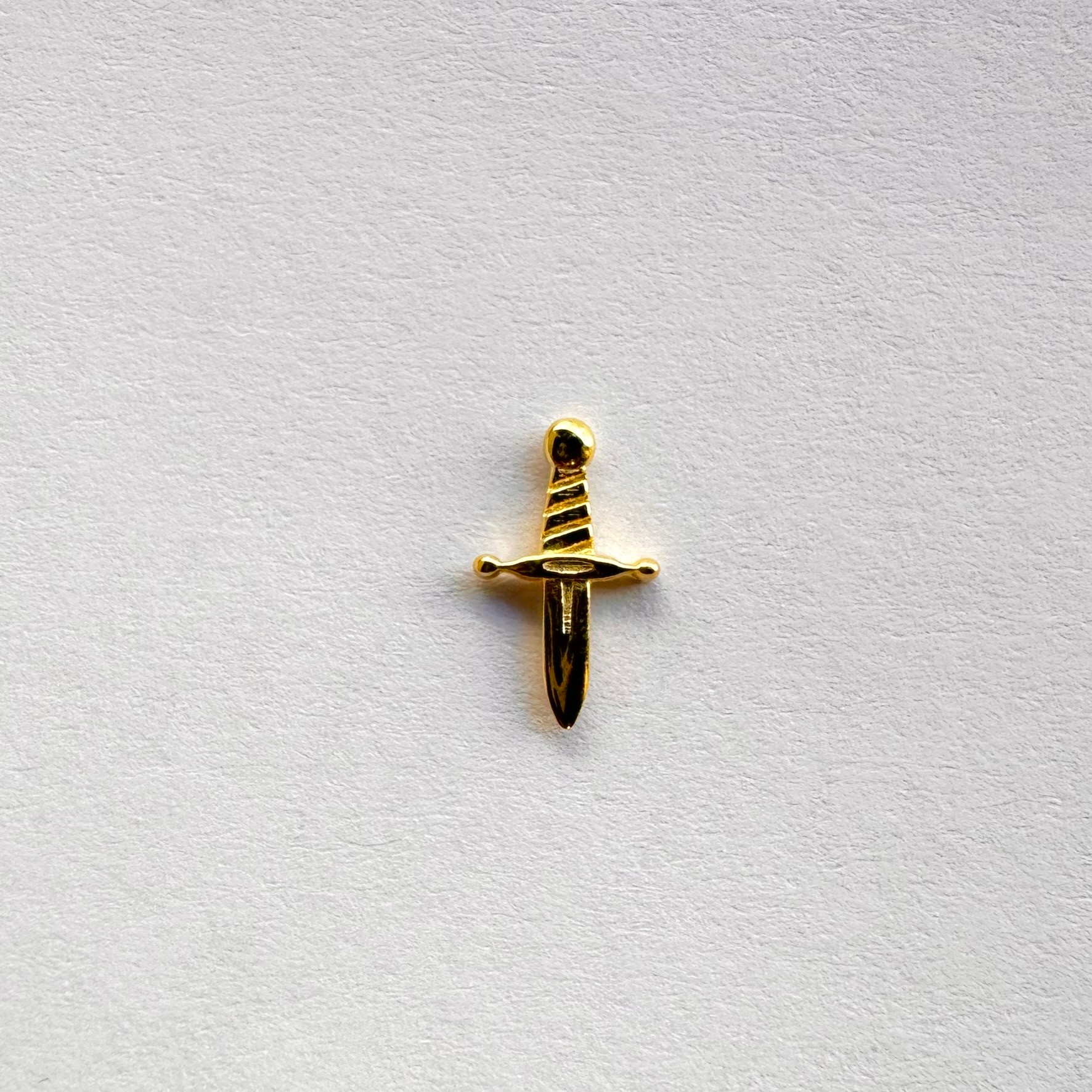 Mini Hançer Stud Küpe Gold-Tek