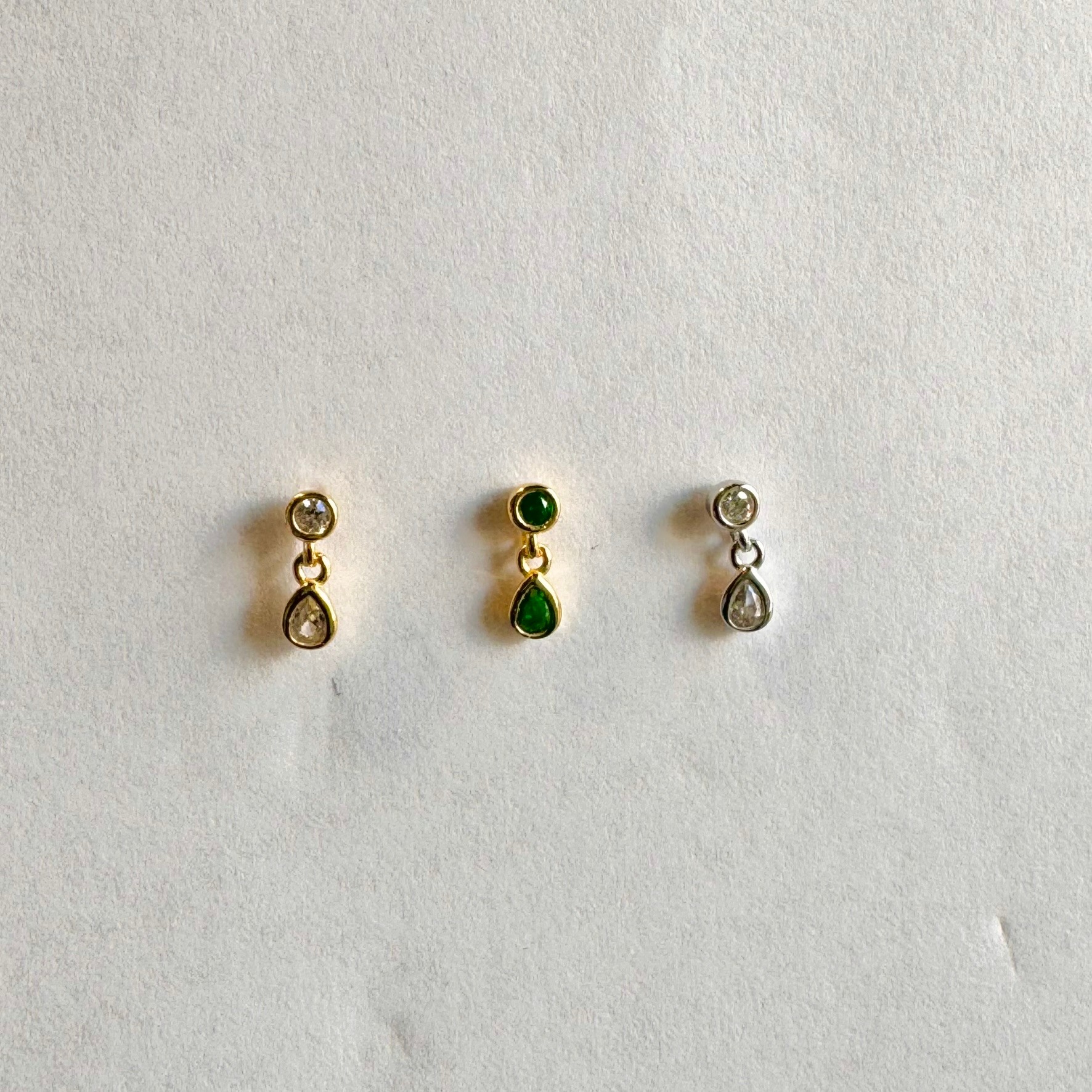 Mini Damla Sallantılı Stud-Tek