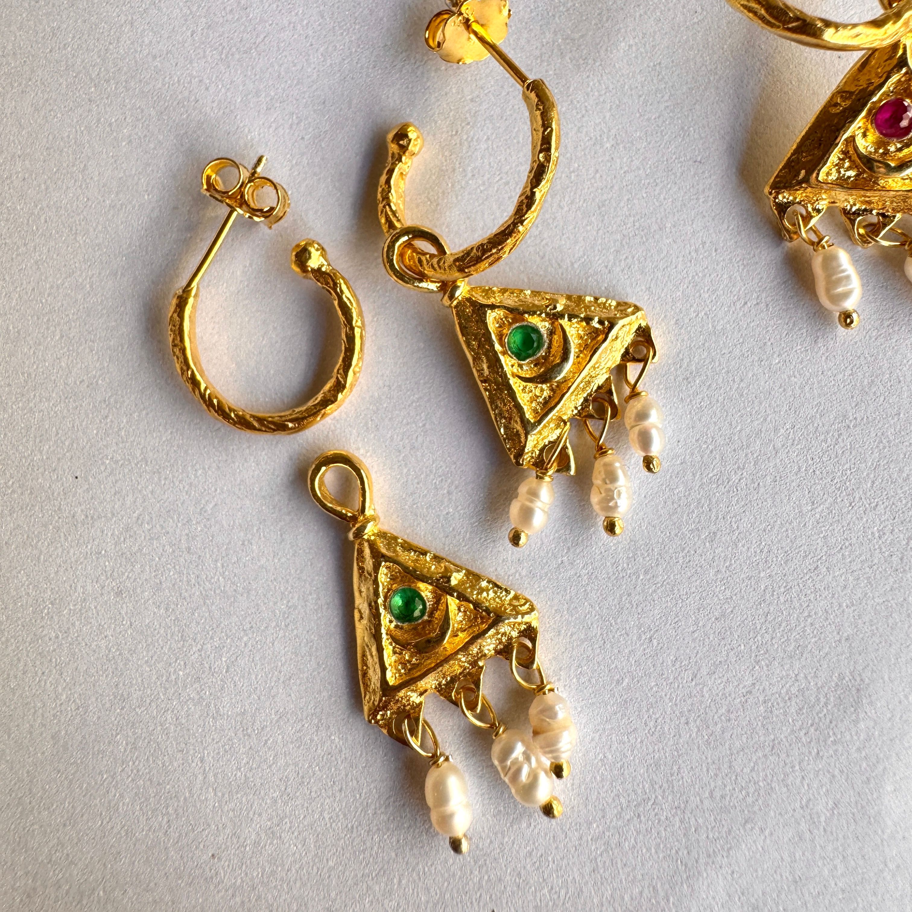 Aura Triangle İnci Halka Stud Küpe