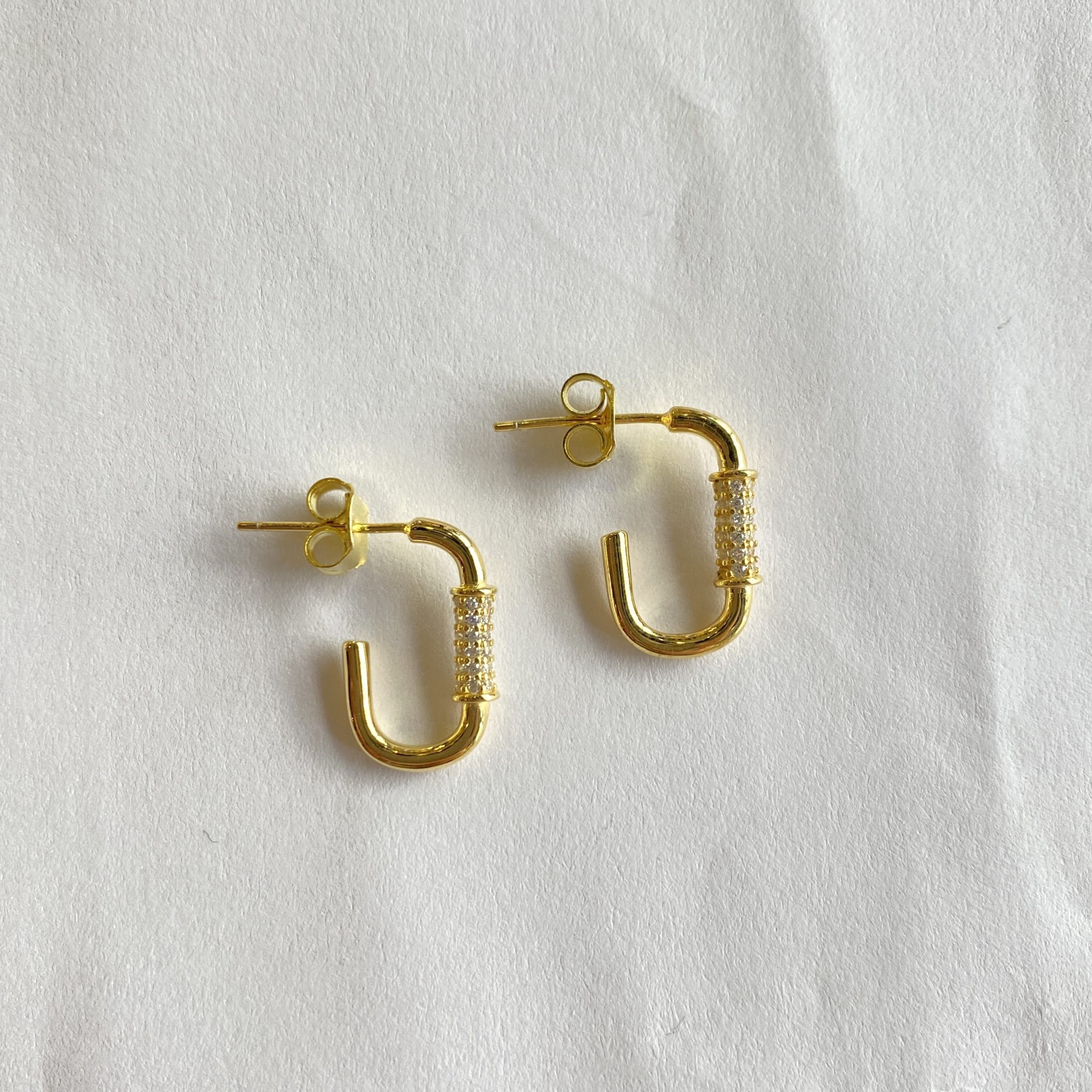 Oval Taşlı Tasarım Stud Küpe Gold