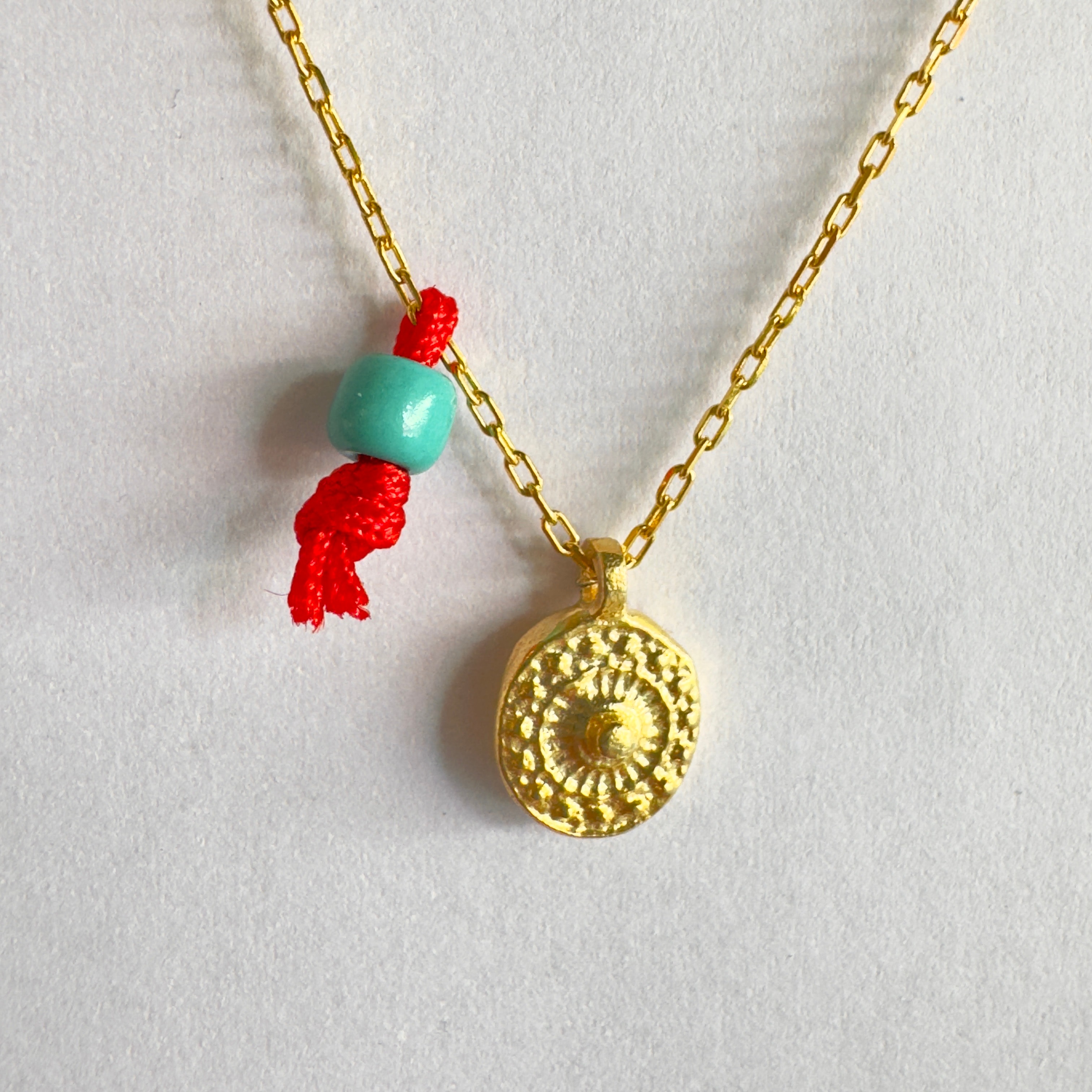 Mini Antik Desen Mavi Detay Kolye Gold